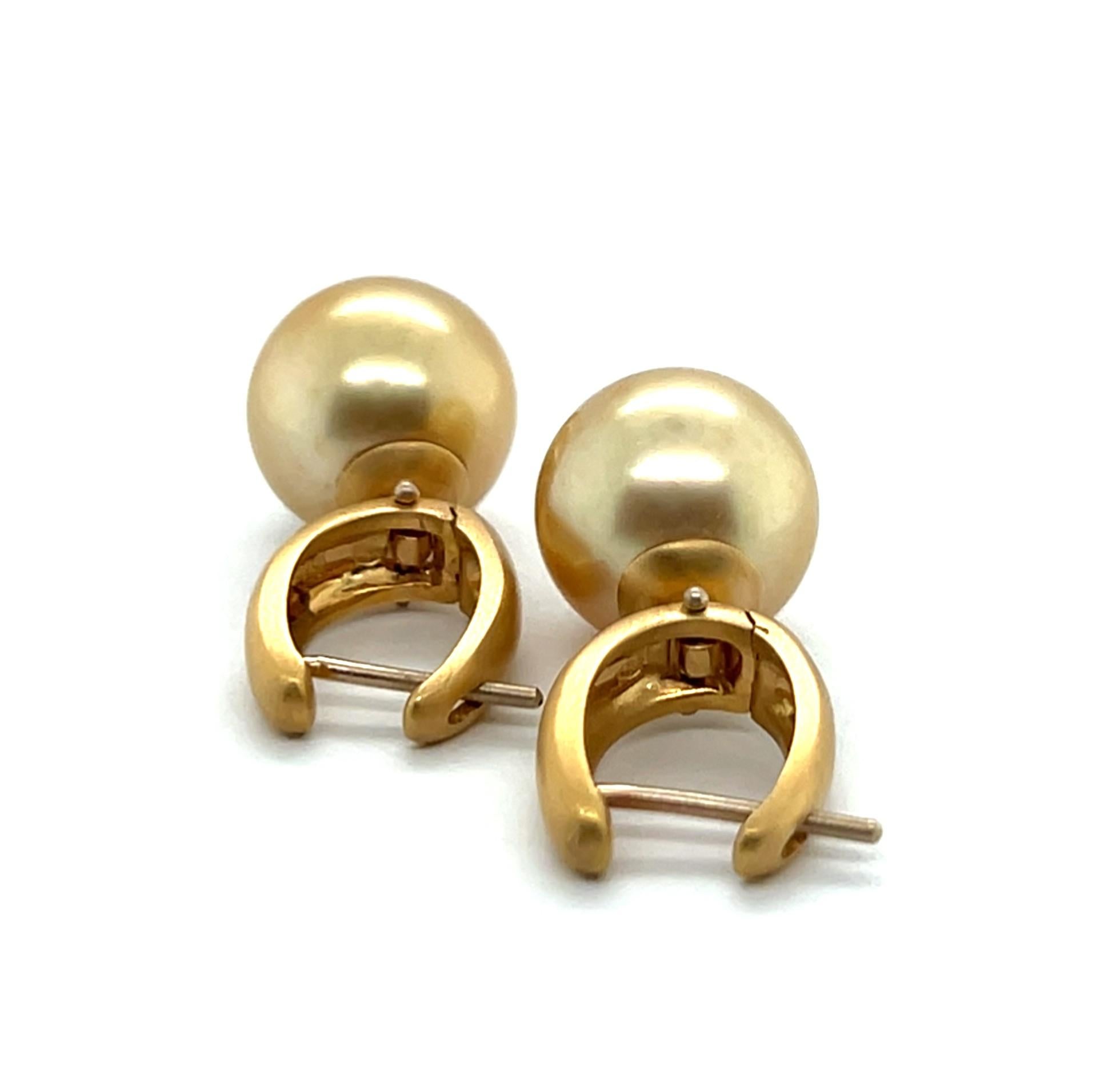 Champagne Pearl and Yellow Gold Earrings For Sale 1