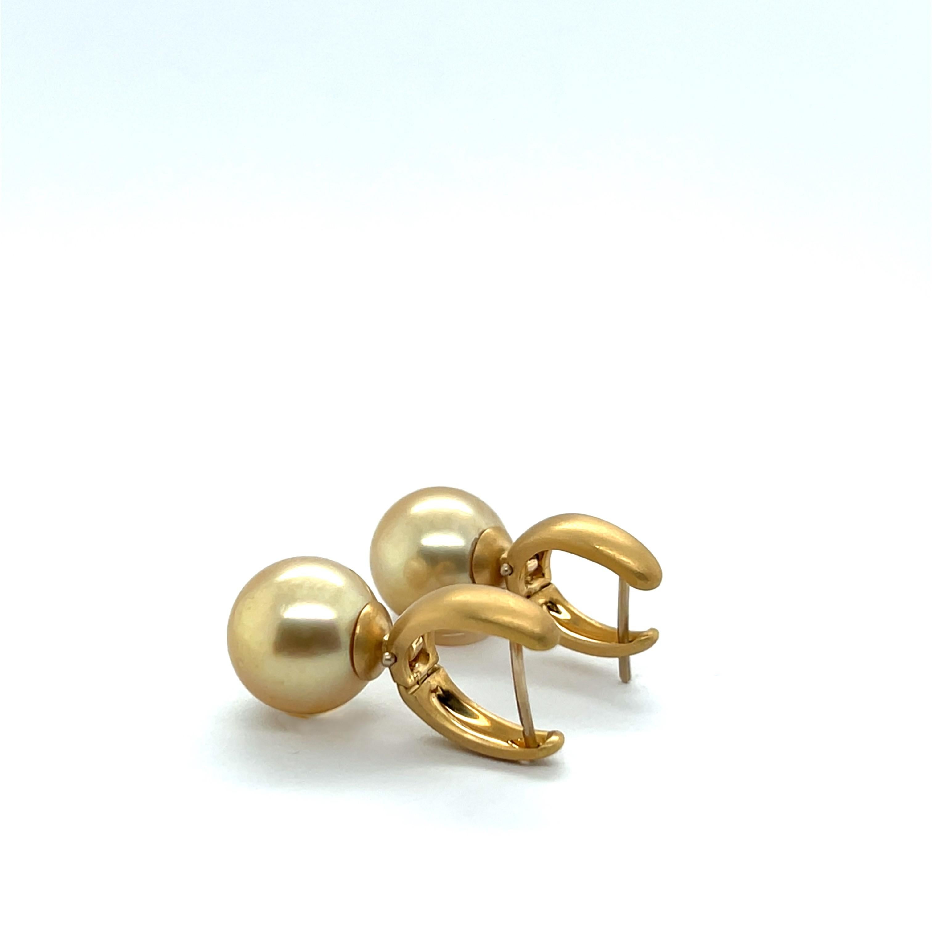 Champagne Pearl and Yellow Gold Earrings For Sale 2