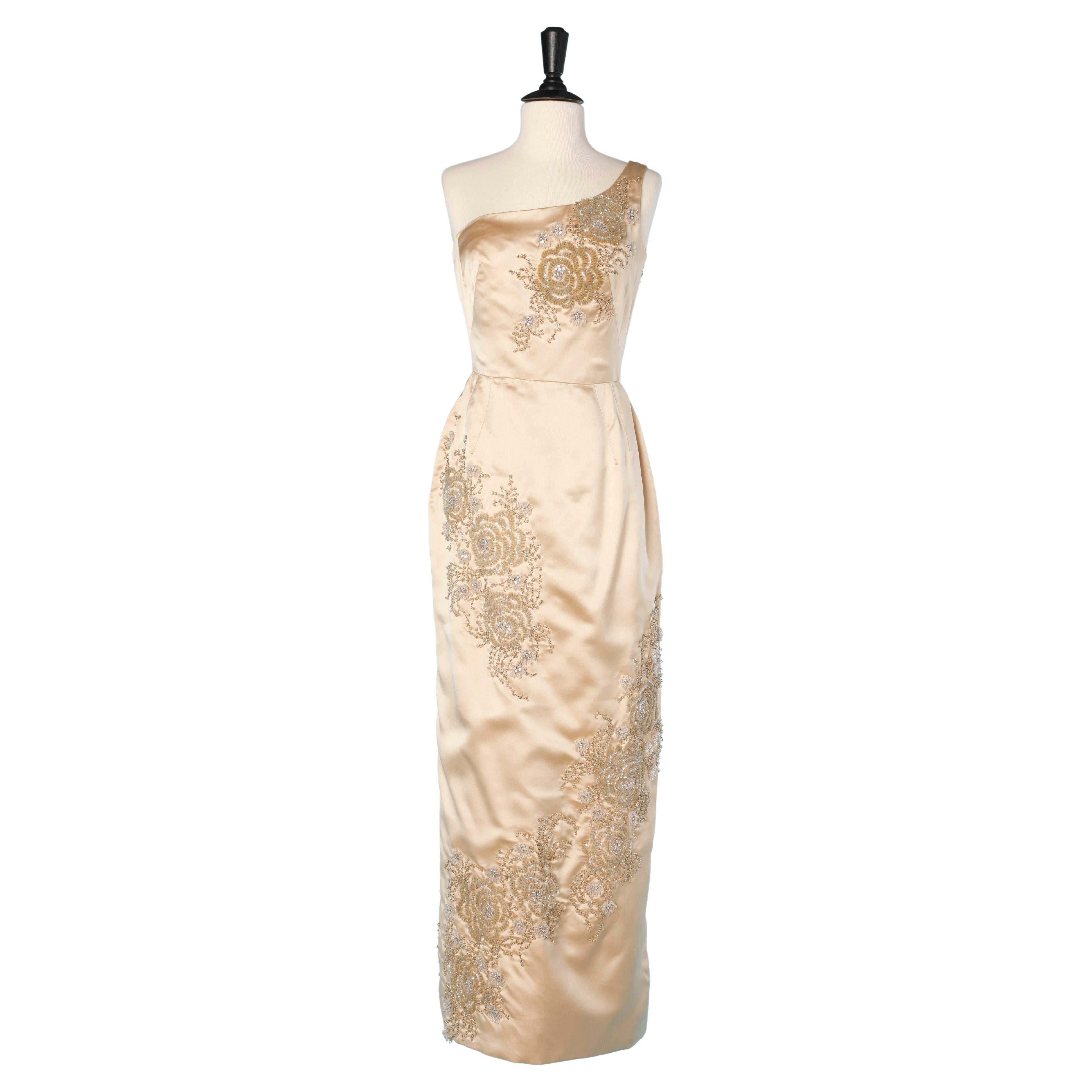 Champagnerfarbenes asymmetrisches Abendkleid aus Seiden-Satin mit Perlen GABY COUTURE  1960's  im Angebot