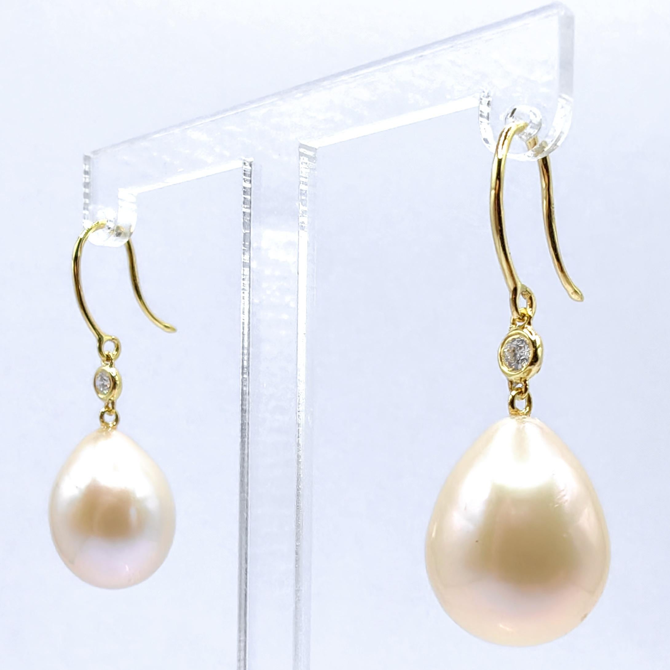 Champagne Teardrop Baroque Pearl Diamond Necklace & Earrings Set 18K Yellow Gold Pour femmes en vente