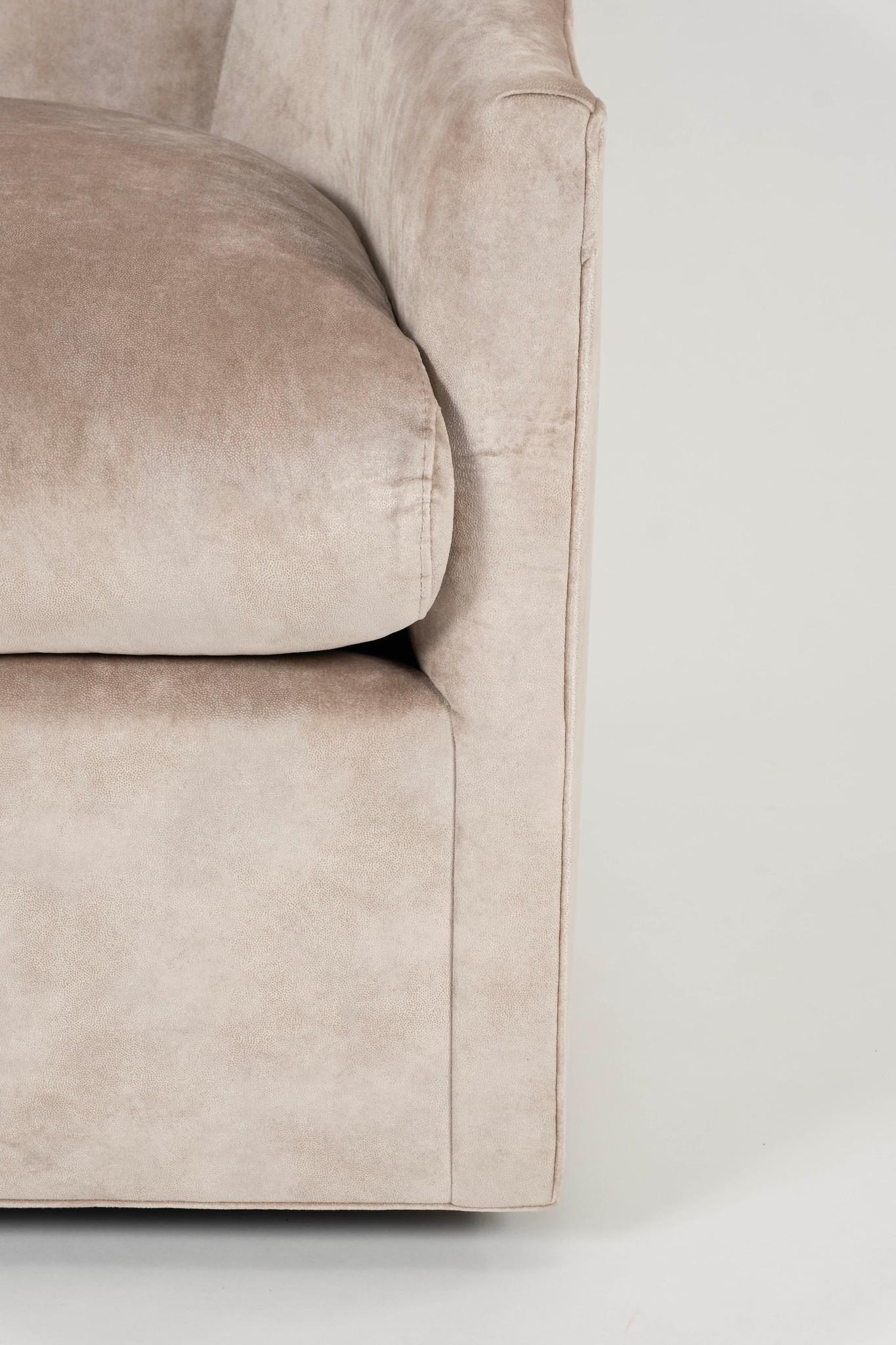 Sillón Giratorio de Terciopelo Champán en venta 5