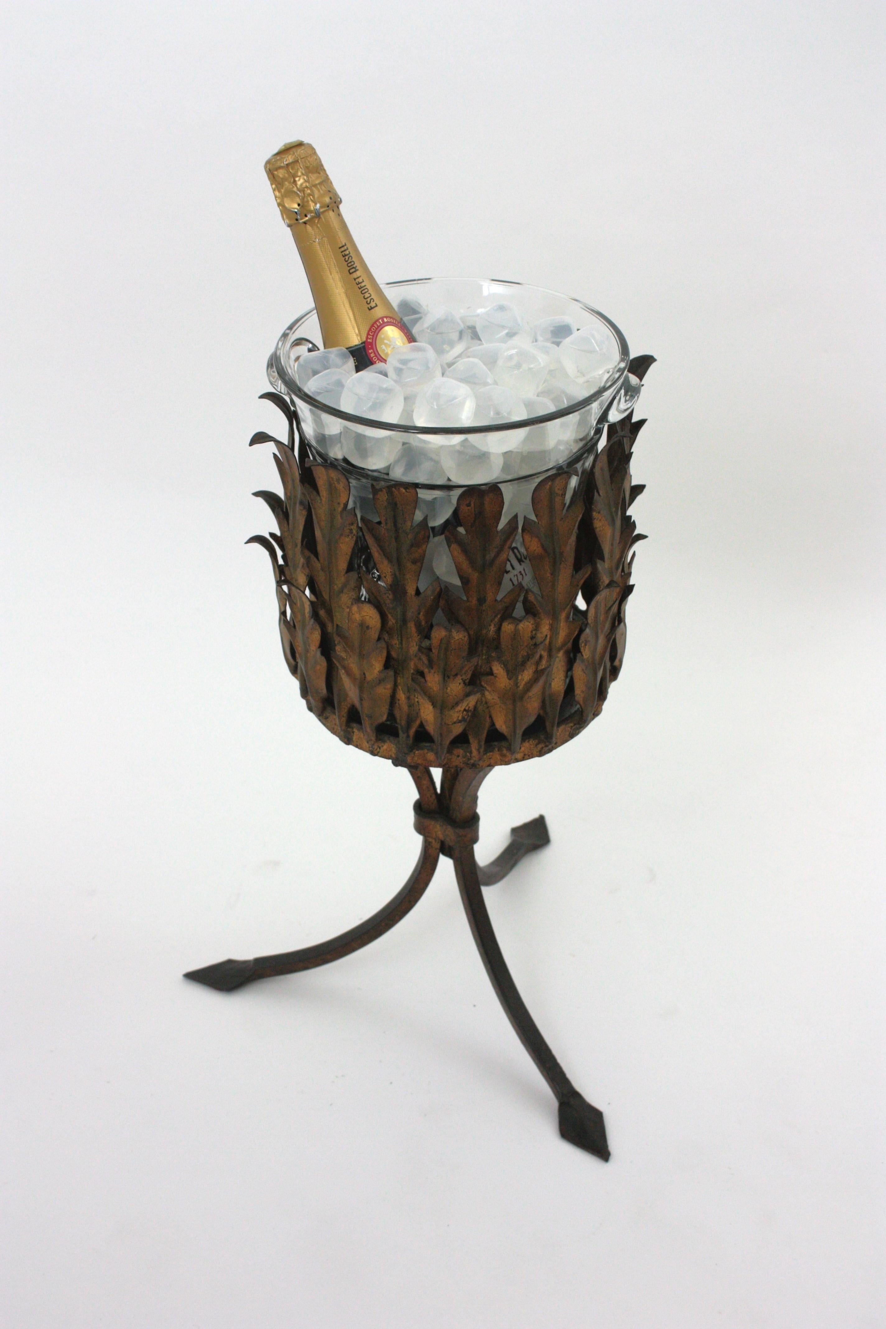 Seau à glace pour refroidisseur de vin de Champagne / Support pour boissons en fer doré et verre en vente 3