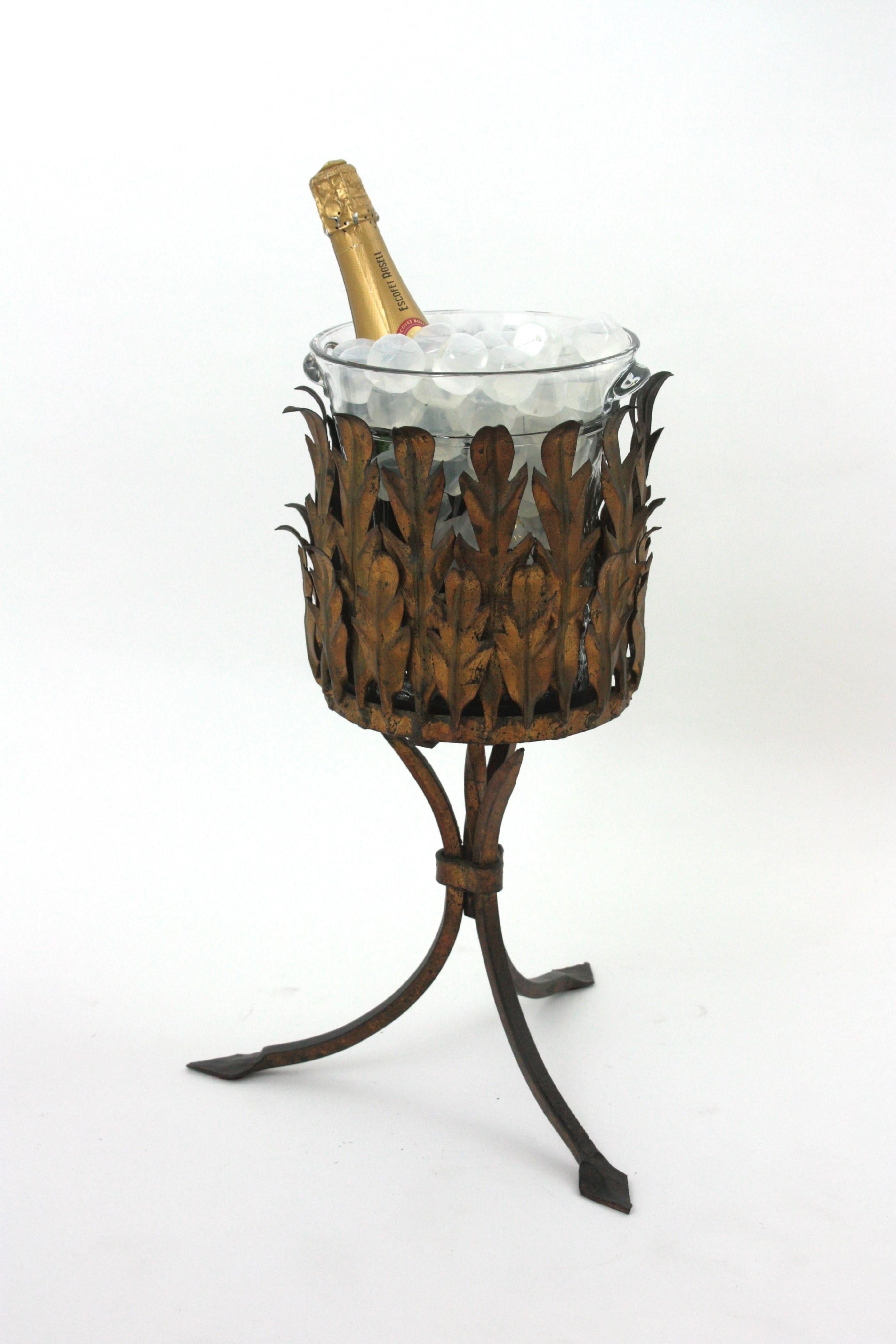 Doré Seau à glace pour refroidisseur de vin de Champagne / Support pour boissons en fer doré et verre en vente