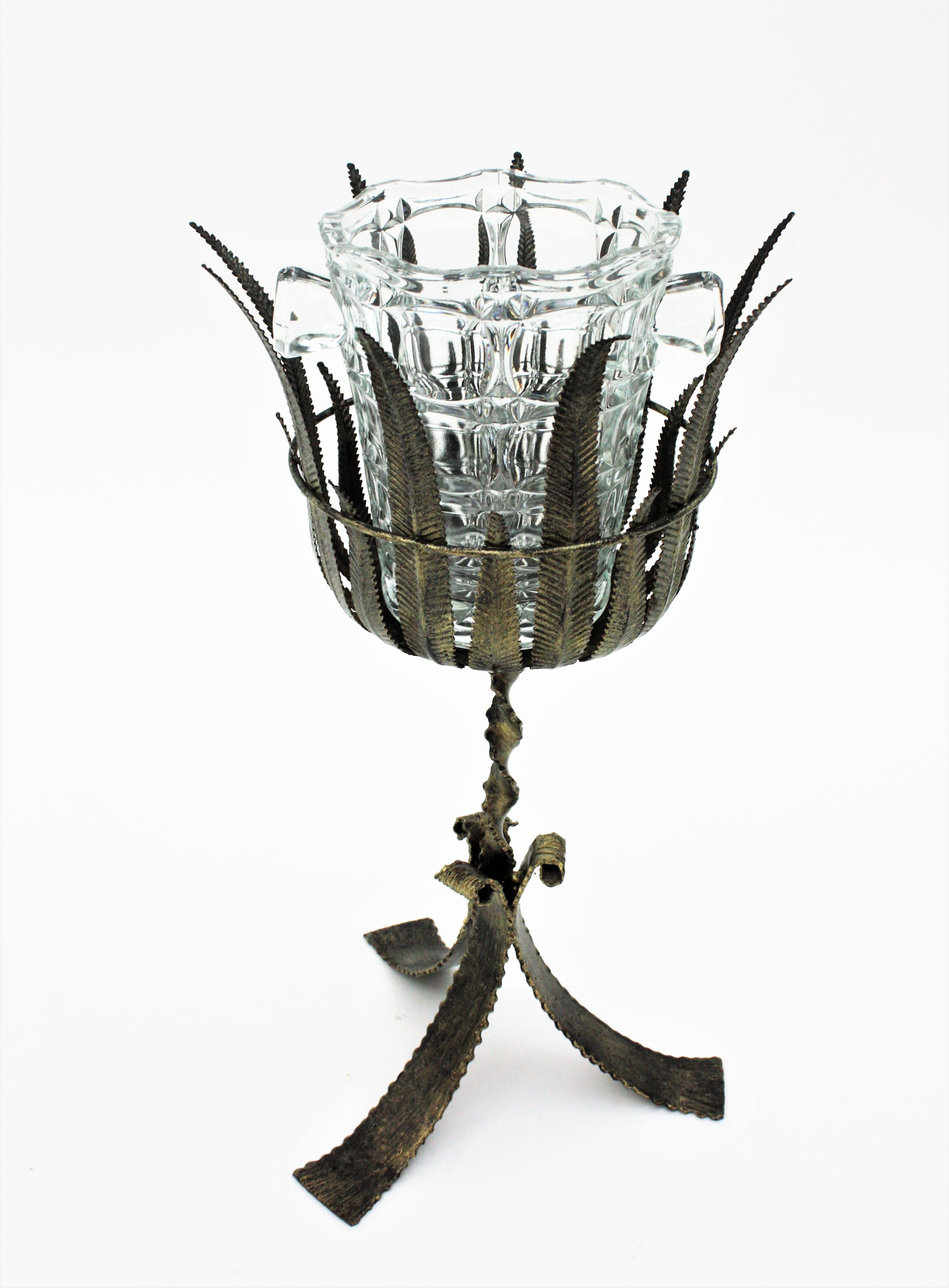 Champagner-/Weinkühlerständer/Eiskübel für Getränke aus vergoldetem Silber, Eisen und Glas (Hollywood Regency) im Angebot