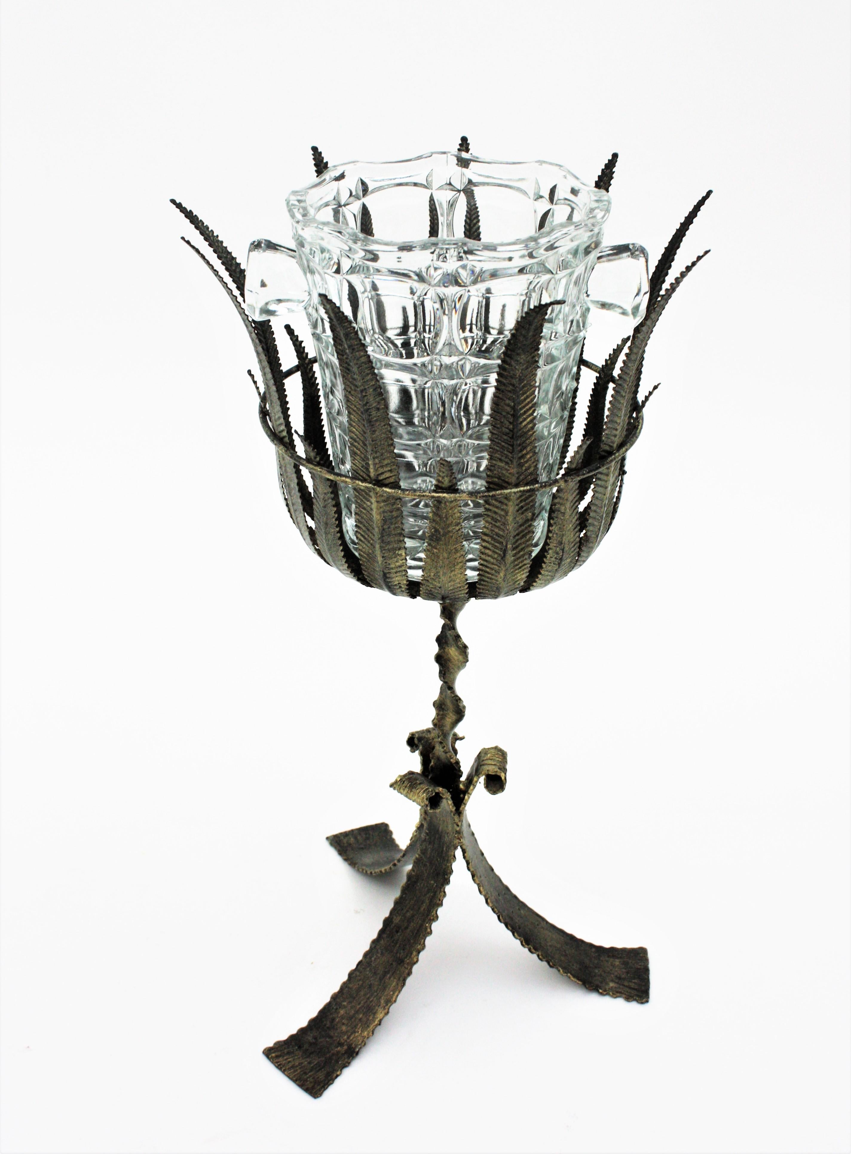 Soporte enfriador de champán Cubitera / soporte para bebidas, hierro plateado dorado y cristal Regencia de Hollywood en venta