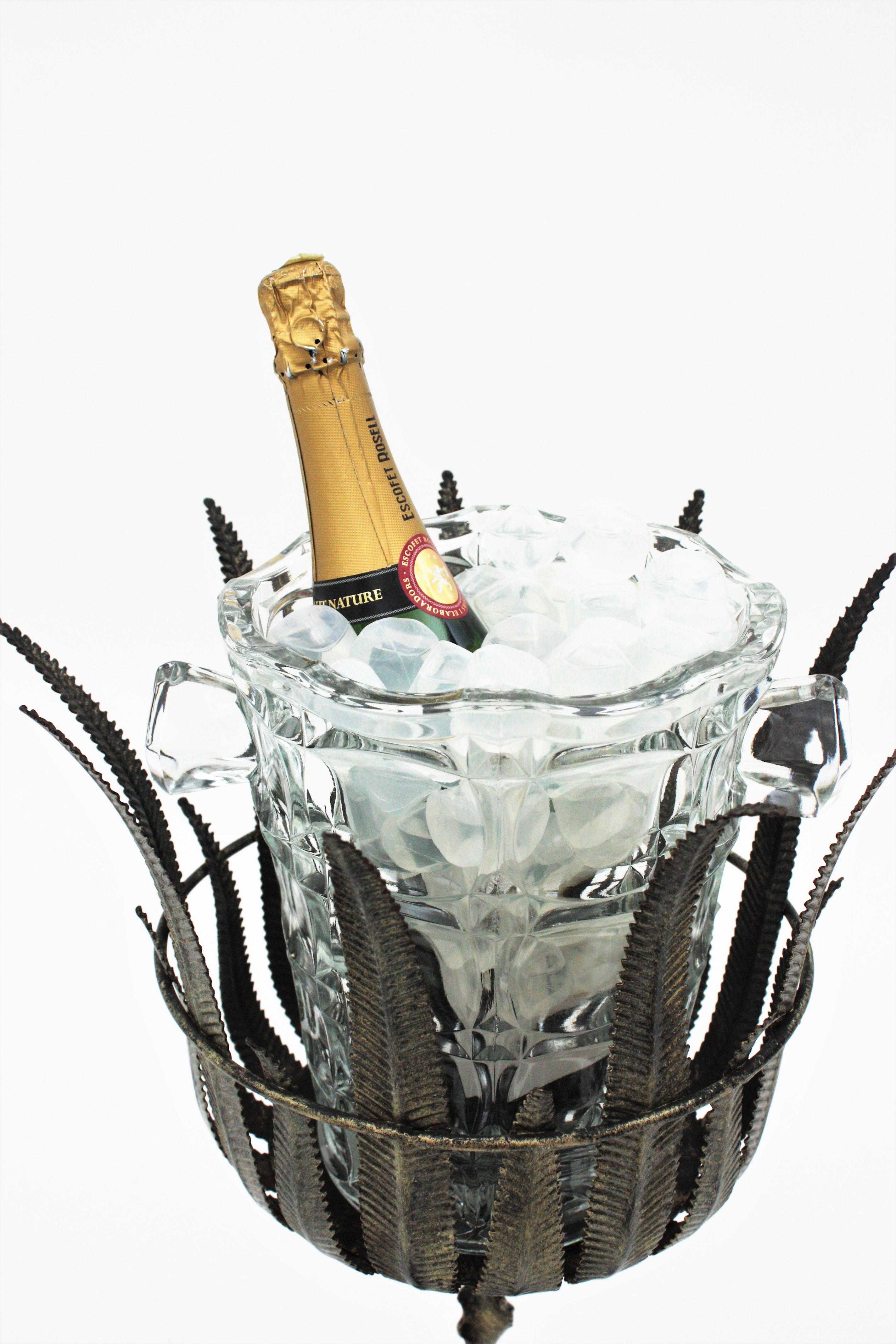 Miroir Seau à vin et champagne seau à glace / support à boissons, fer et verre argentés dorés en vente
