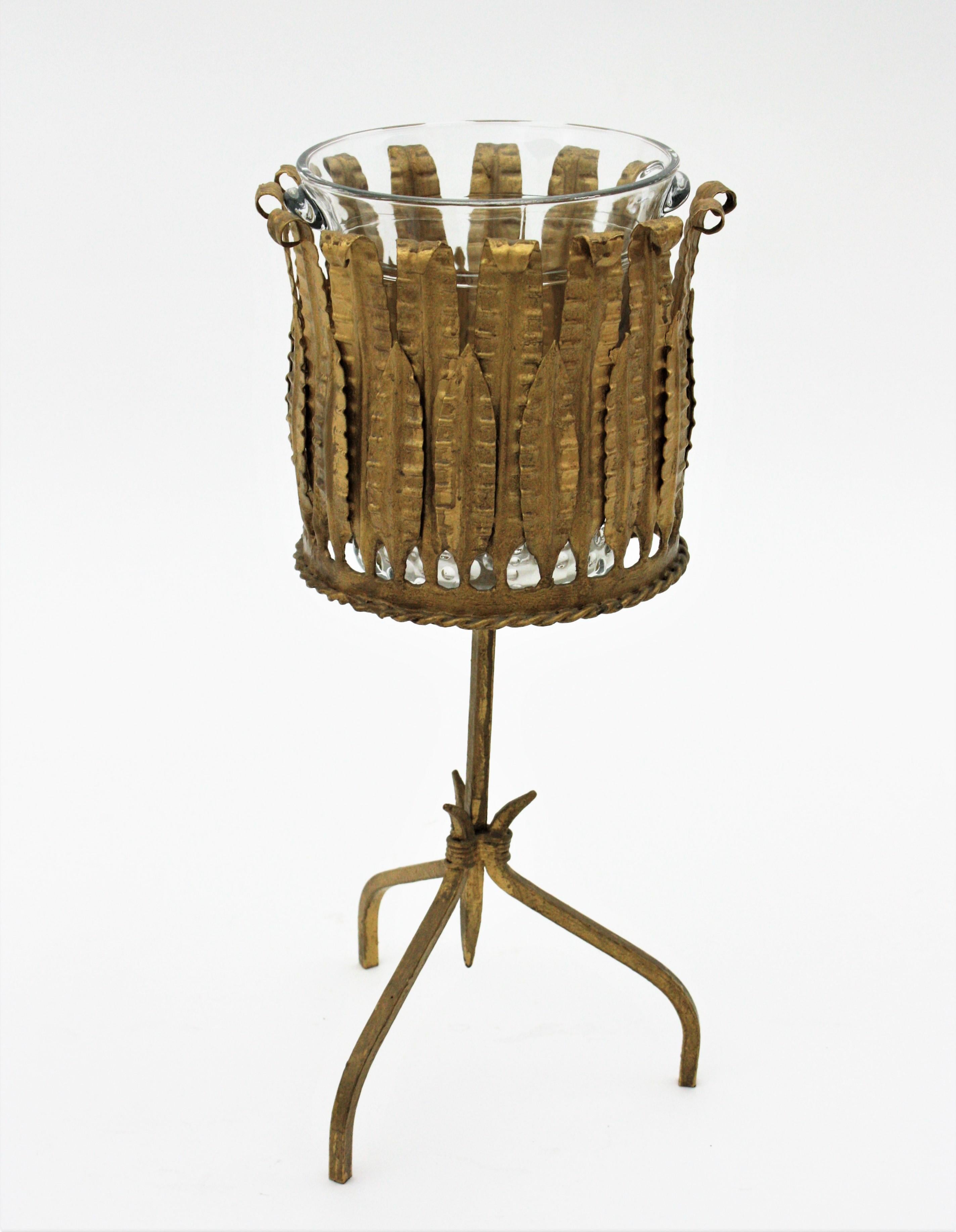Champagne Wine Cooler Stand Ice Bucket / Drinks Stand in Gilt Iron and Glass In Good Condition In Barcelona, ES