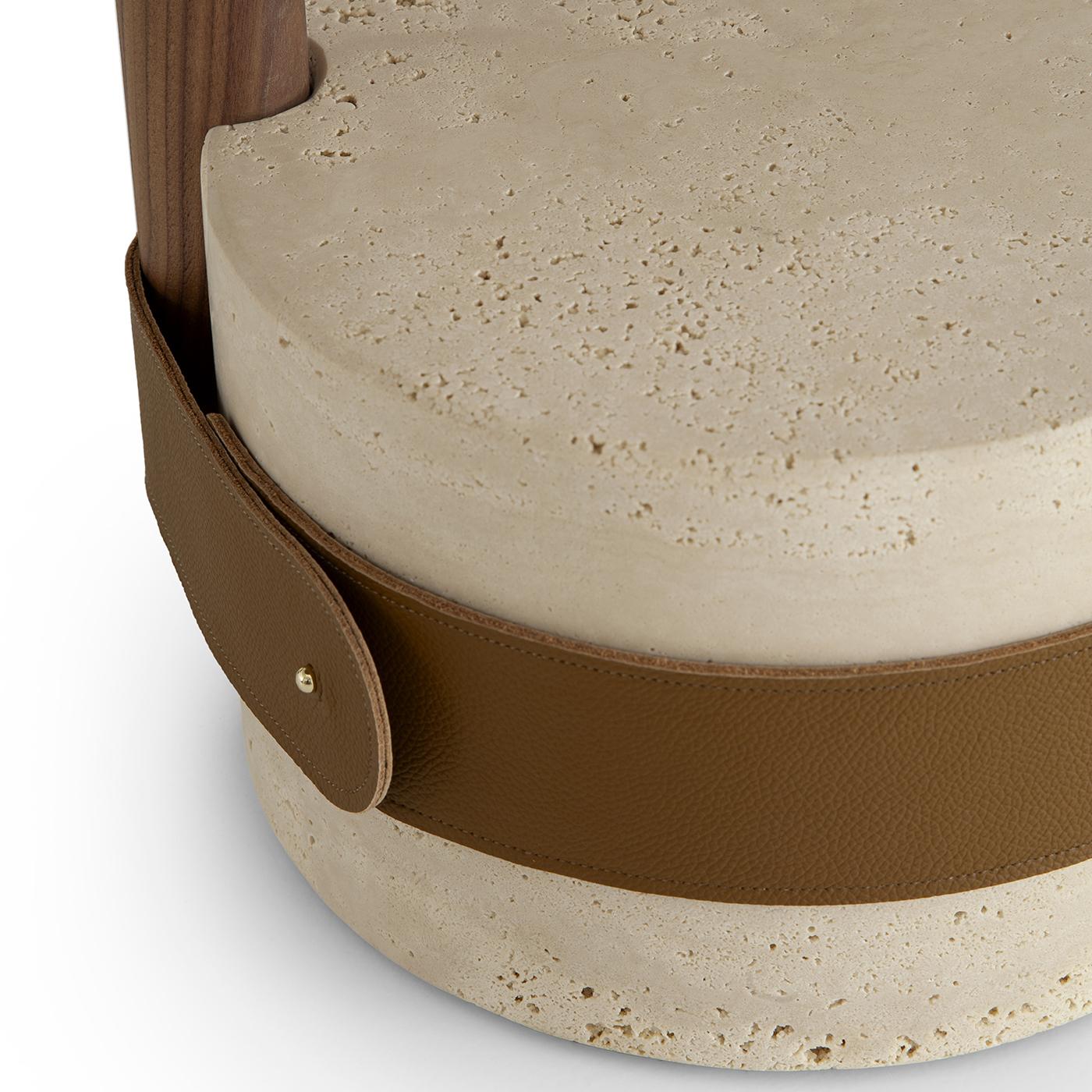 italien Table d'appoint Champignon avec base en marbre travertin romain par Morica Design en vente