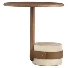 Mesa auxiliar alta Champignon con base de mármol Travertino Romano de Morica Design