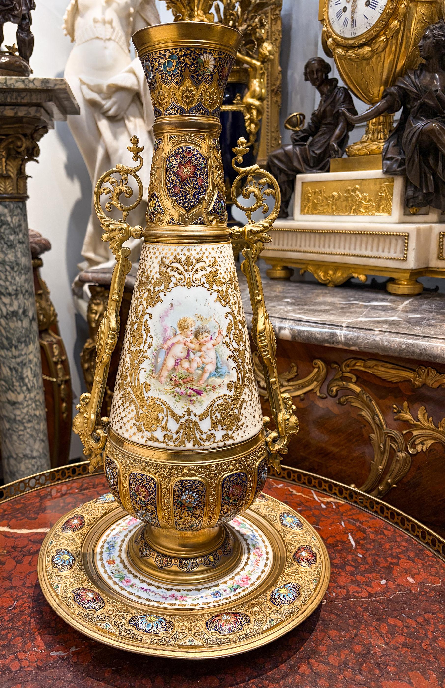 Porcellana Vaso in porcellana francese smaltato a campione con montatura in ormolu, 1880 ca. in vendita
