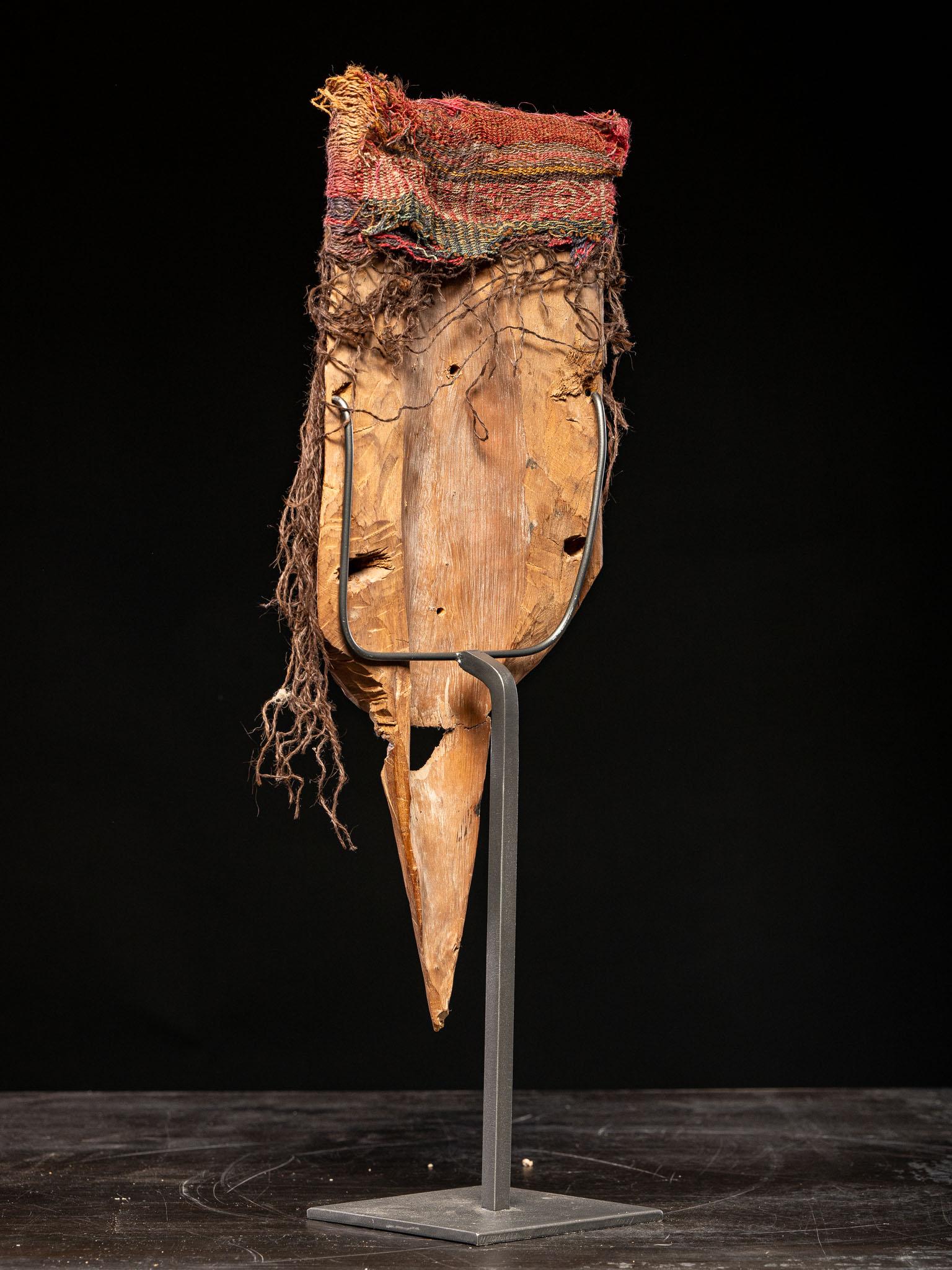 Textile Chancay original Mummy Bundle Mask For Sale
