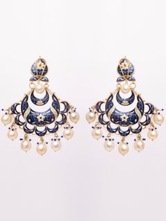 Orecchini Chandbali in smalto blu, oro 18kt, diamanti grezzi e perle