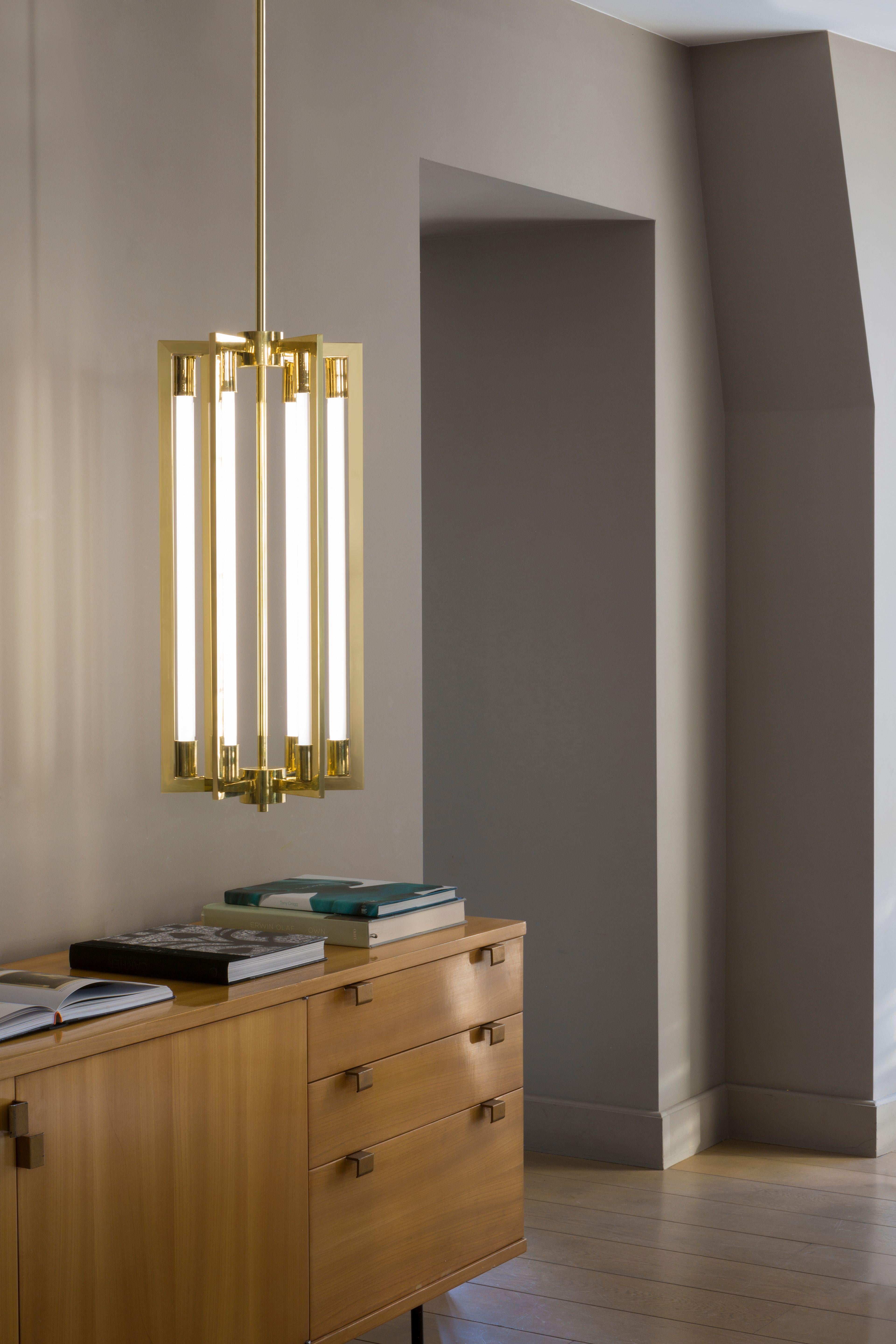 Chandelier 11 opalin glass tube by Magic Circus Editions
Dimensions: W 300 cm
Materials: smooth brass, glass
Available finishes: brass, nickel
6 × Tube LED T8 / 17 W. 220V

All our lamps can be wired according to each country. If sold to the