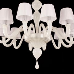 Lustre à 12 bras en soie blanche et verre de Murano, abat-jour blanc, Chapeau par Multiforme