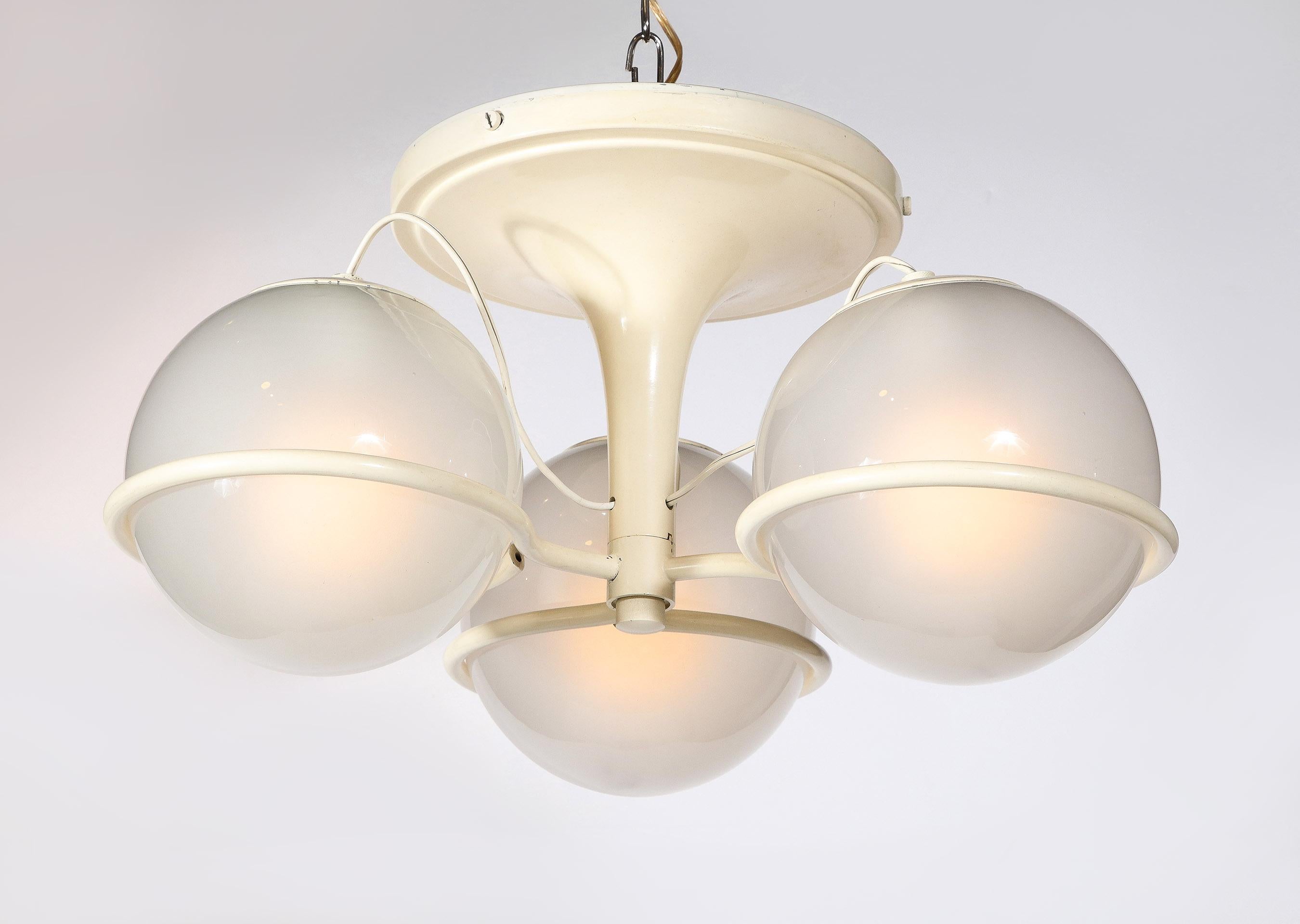 Chandelier #2042/3 by Gino Sarfatti for Arteluce In Good Condition For Sale In New York, NY