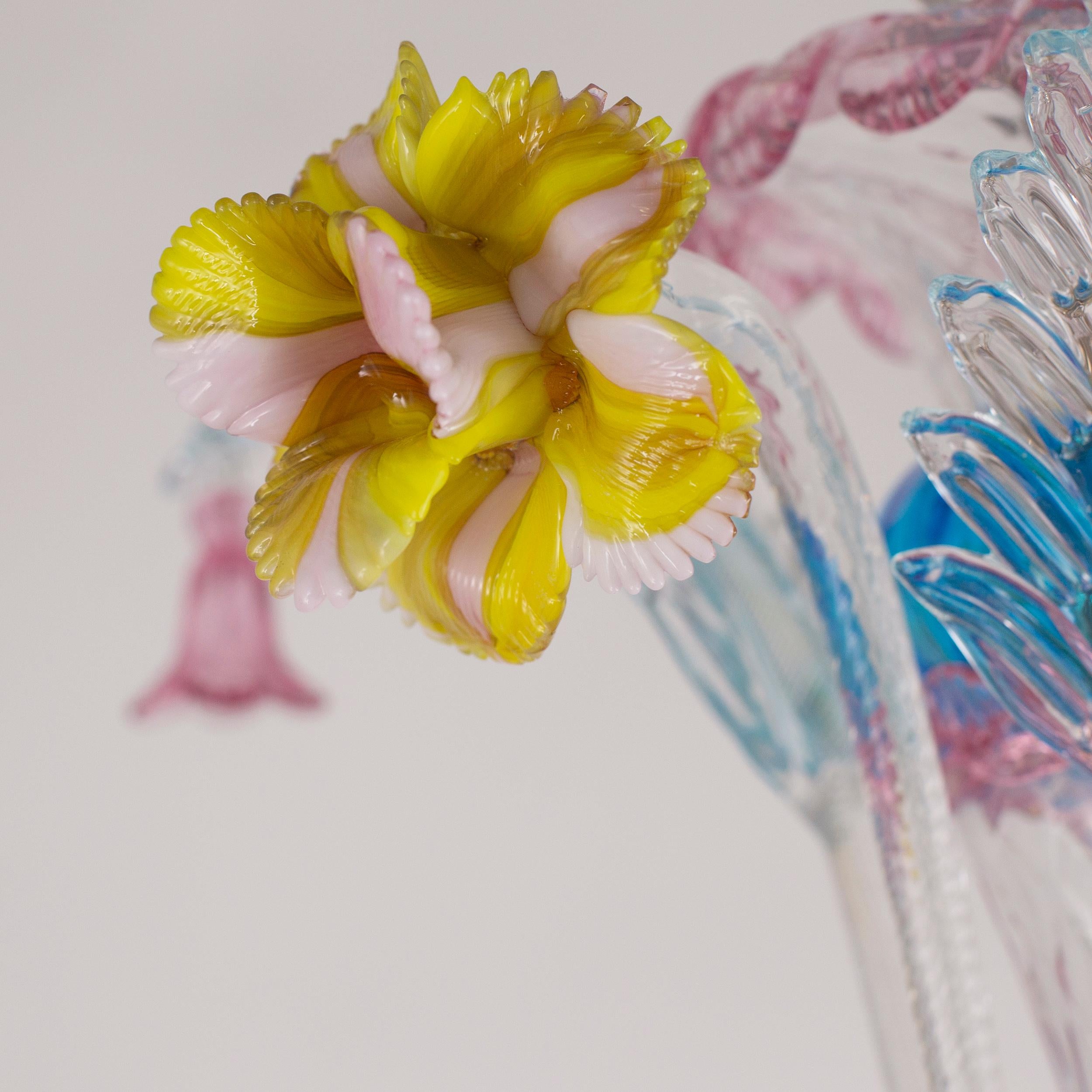 Italian Chandelier 5 Arms clear Glass details blue, pink and yellow flower by Multiforme For Sale