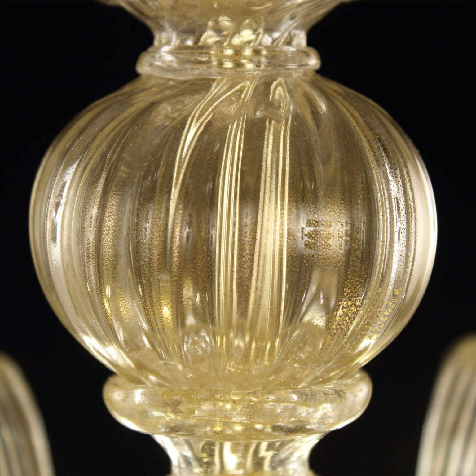 Kronleuchter mit 5 Armen aus künstlerischem Muranoglas mit Blattgold von Multiforme im Angebot 1