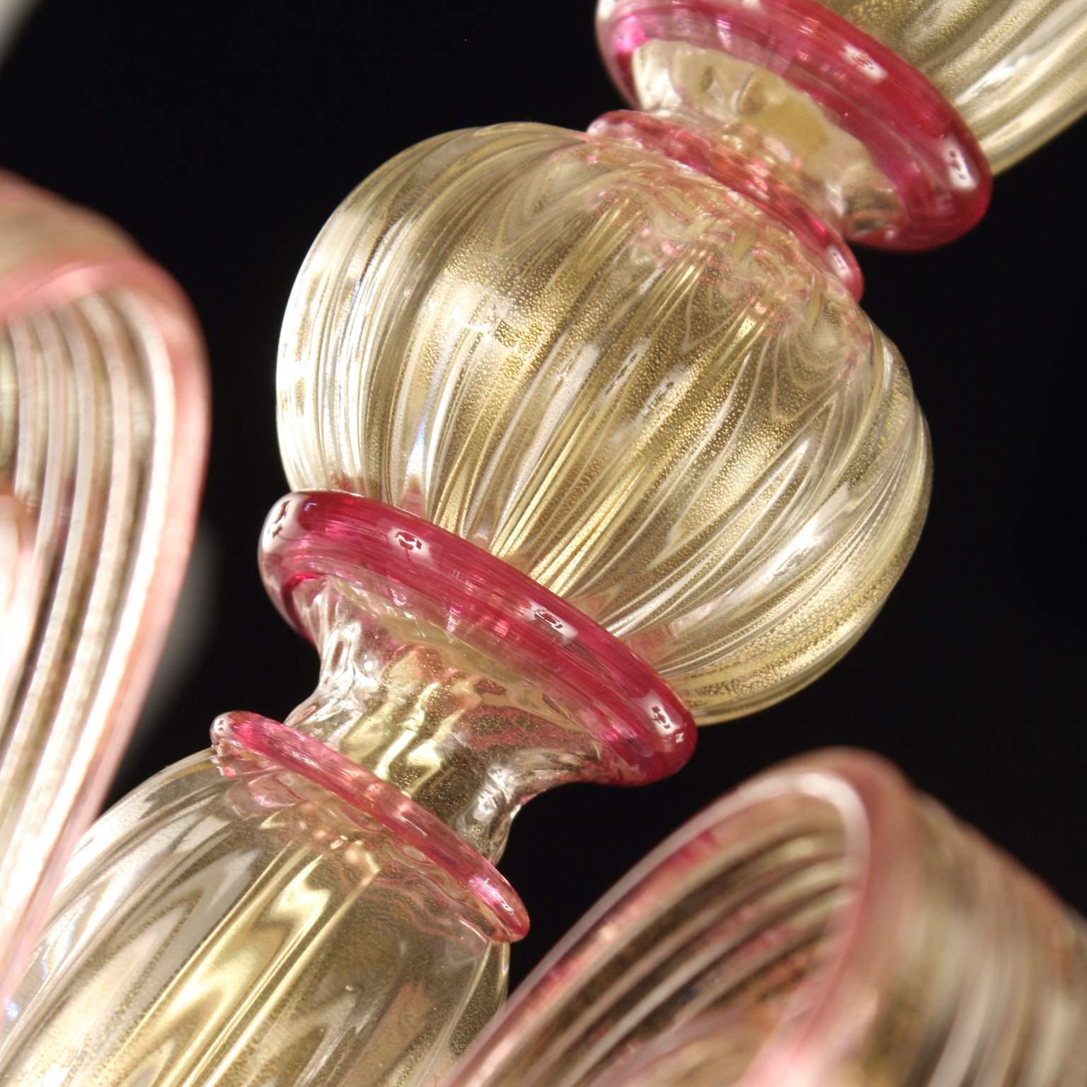 Italiano Lampadario a 5 bracci in vetro di Murano Golden Leaf-ametista di Multiforme in stock in vendita