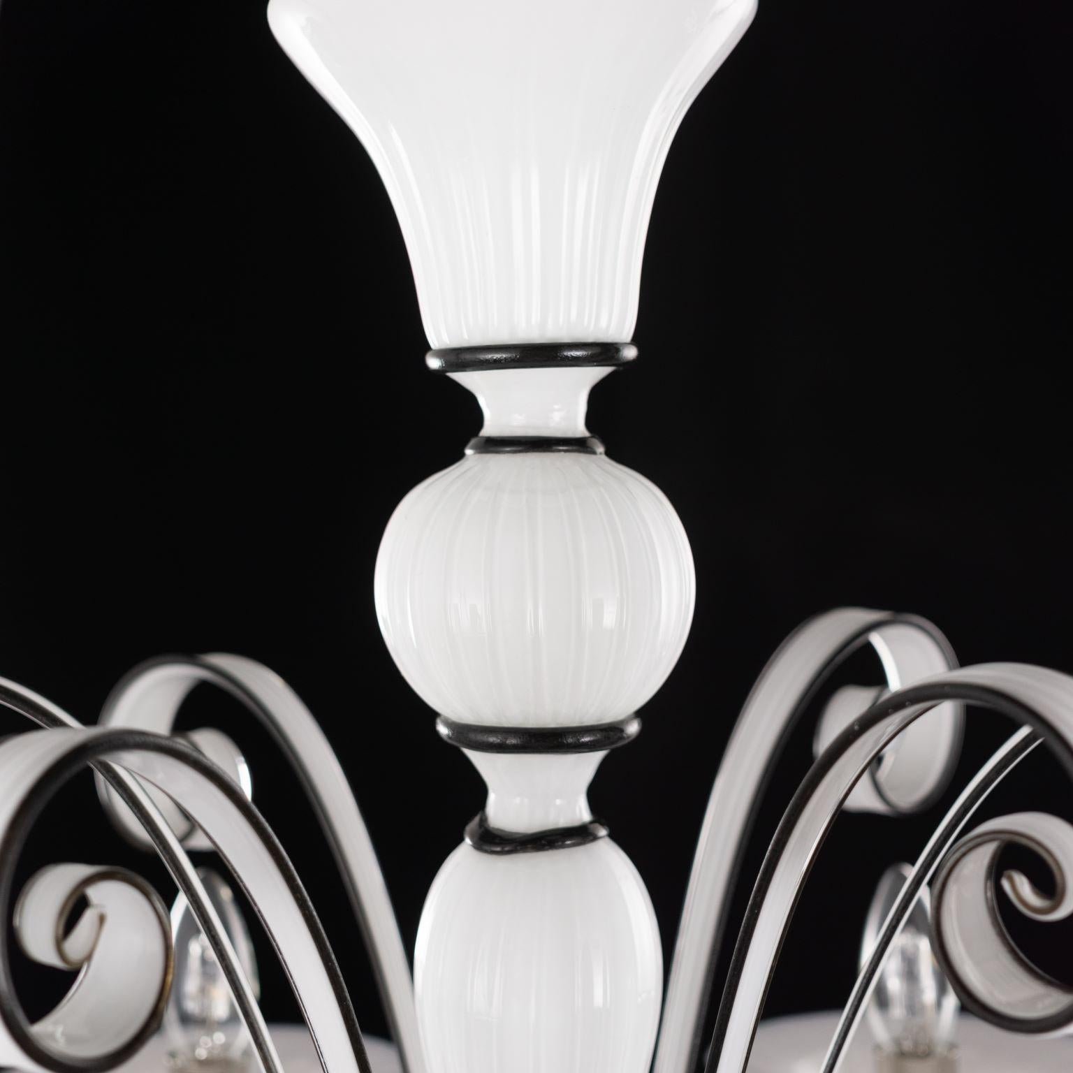 Contemporary Chandelier 5 Arms White Blown Artistic Murano Glass, Black Details by Multiforme For Sale