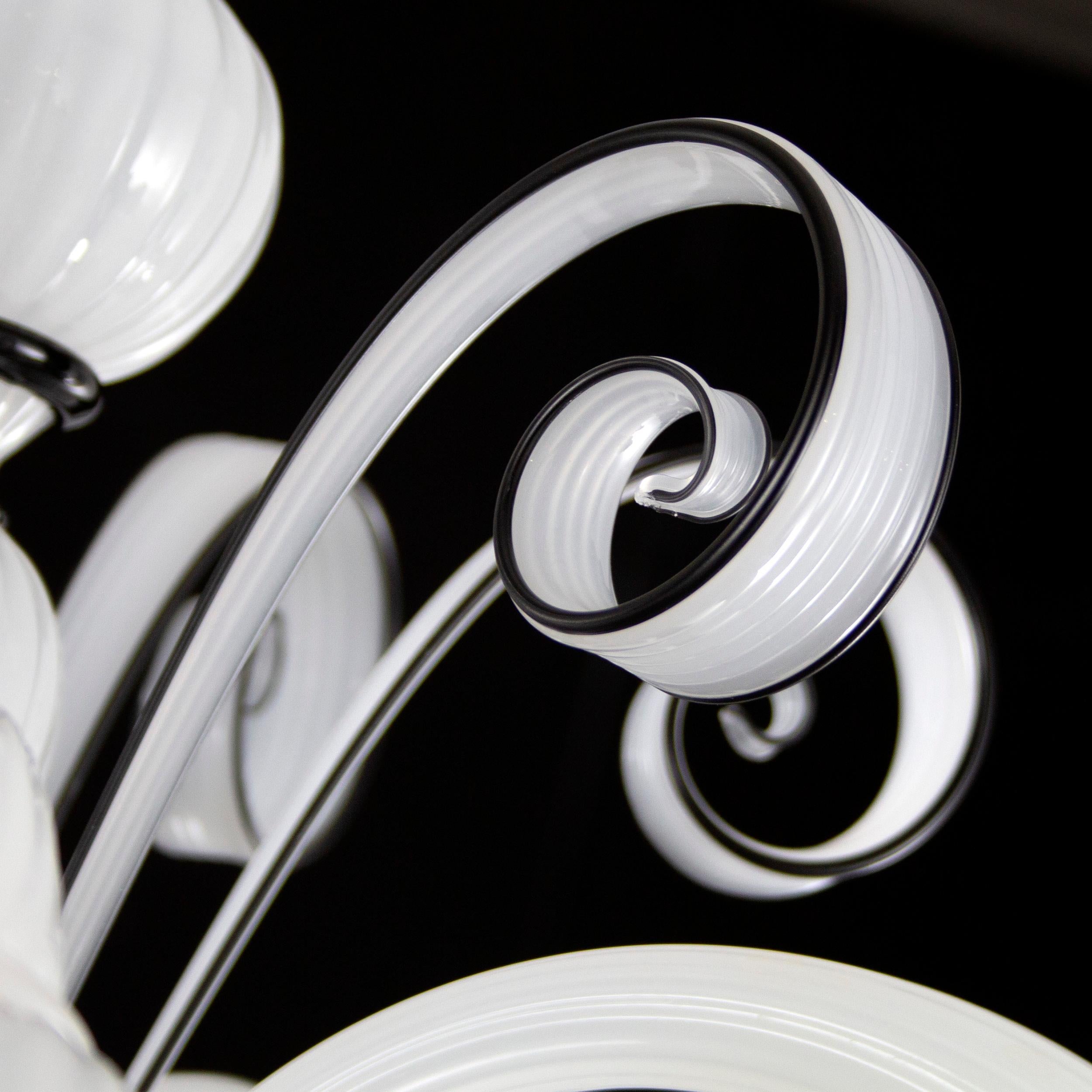 Chandelier 5 Arms White Murano Glass, Black Details by Multiforme   In New Condition For Sale In Trebaseleghe, IT