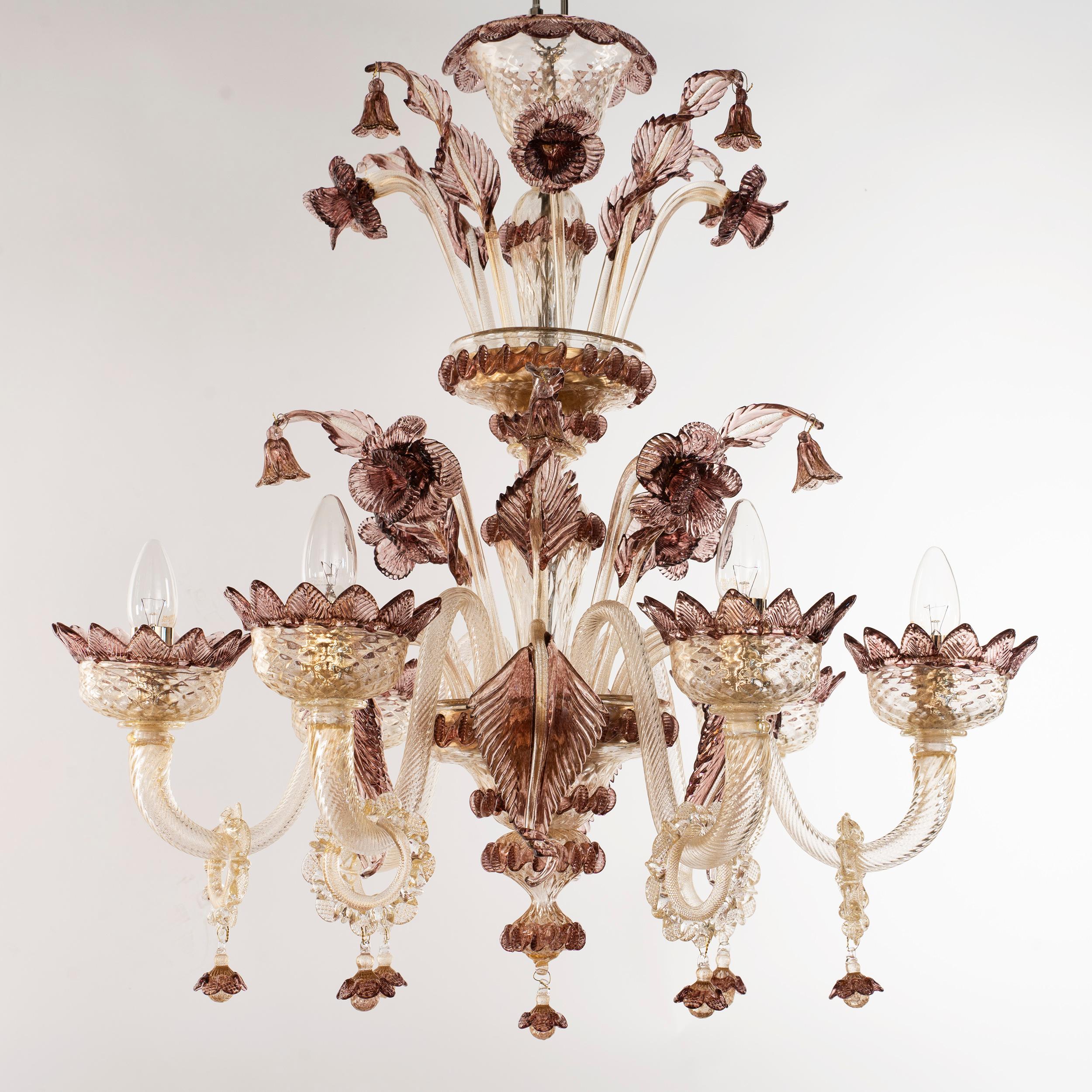 Autre Lustre à 6 bras en verre doré avec détails en améthyste par Multiforme, en stock en vente