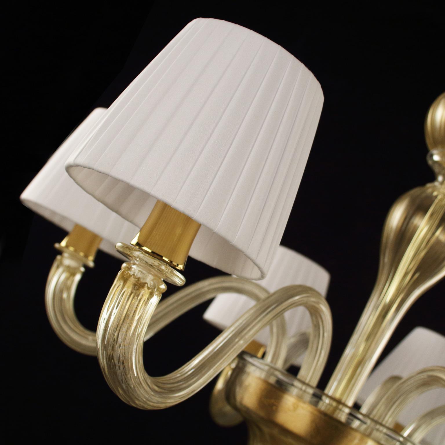 Chandelier 6 Arms Gold Murano Glass, White Lampshades Chapeau by Multiforme In New Condition For Sale In Trebaseleghe, IT