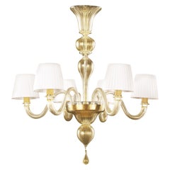 Lampadario a 6 bracci in vetro di Murano oro, paralumi bianchi Chapeau by Multiforme