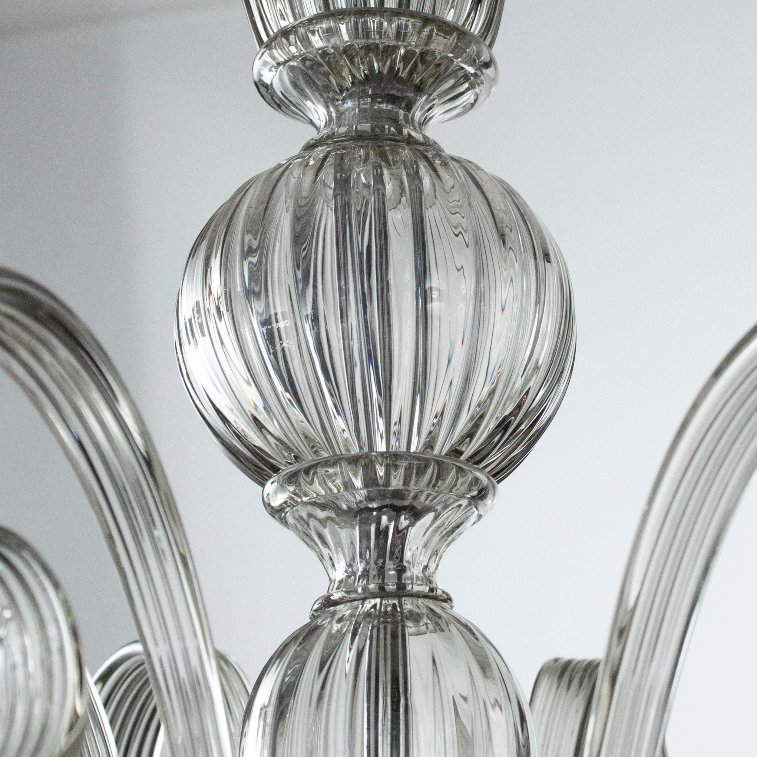 Verre brun Lustre à 6 bras en verre d'art de Murano soufflé à la main gris par Multiforme en vente