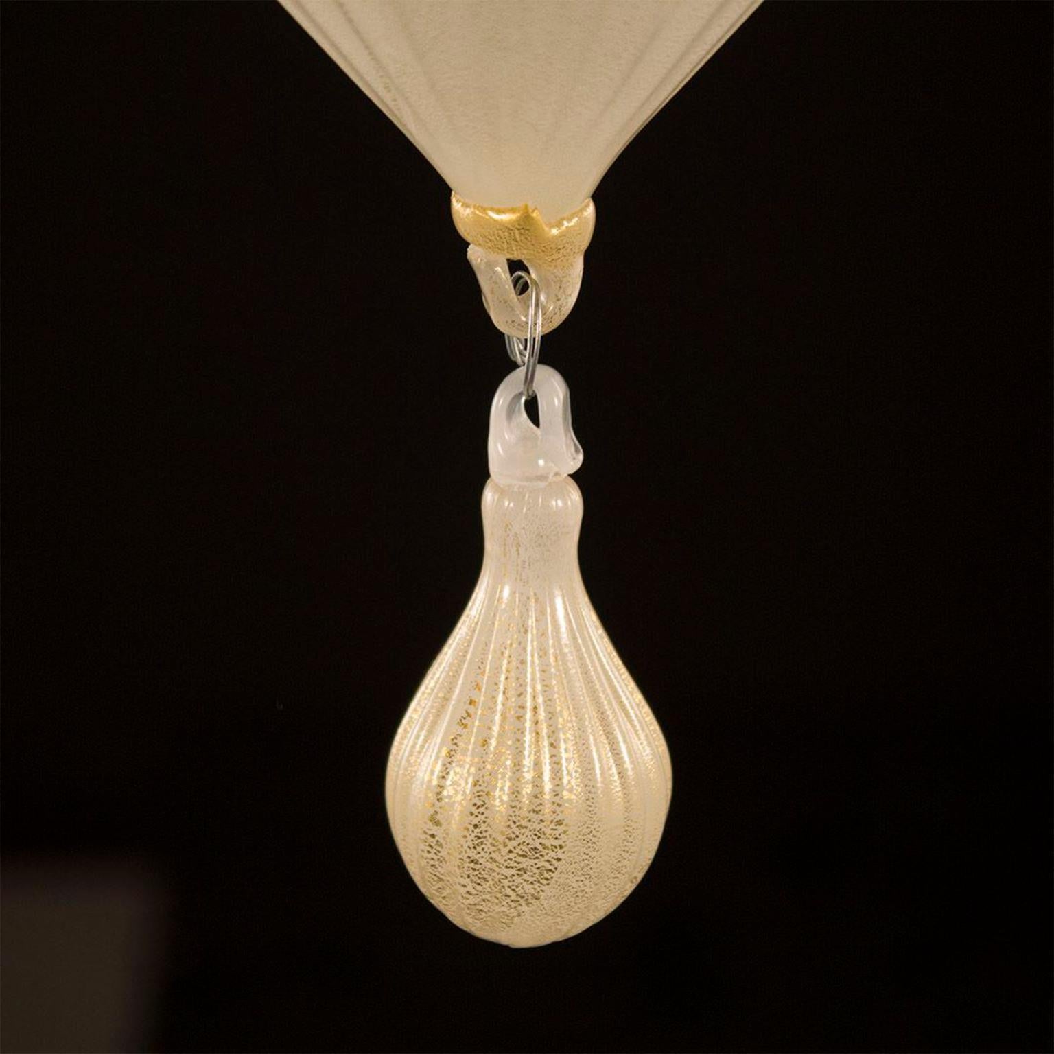 Chandelier 6 Arms White Silk and Gold Murano Glass, Chapeau by Multiforme In New Condition For Sale In Trebaseleghe, IT