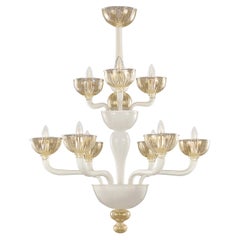 Lampadario 6+3 bracci in vetro bianco Rigadin Dettagli oro di Multiforme