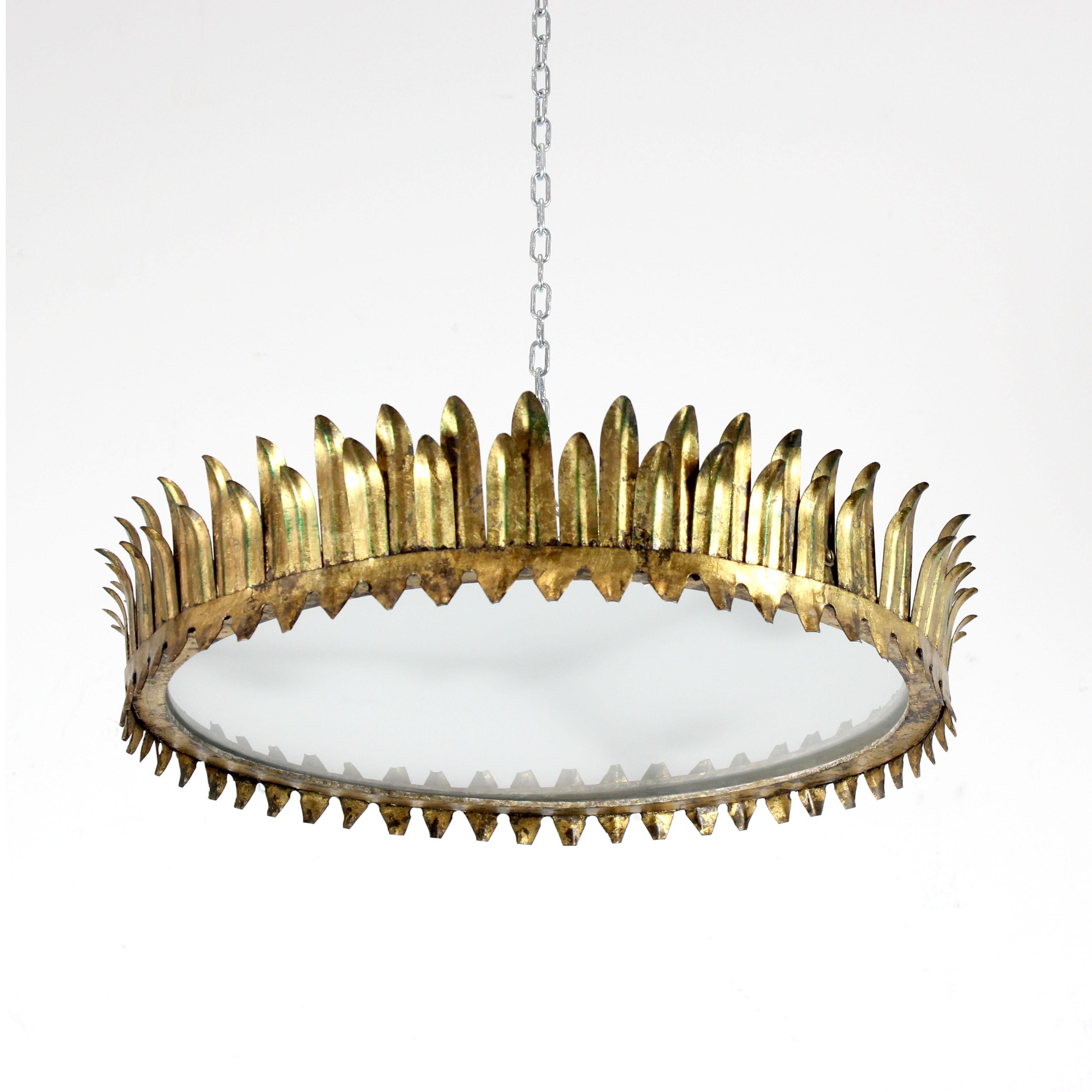 Lampe/applique en métal doré avec motifs de feuilles et diffuseur en verre satiné - Atr. Maison I.C. - C.C. 1970 - France