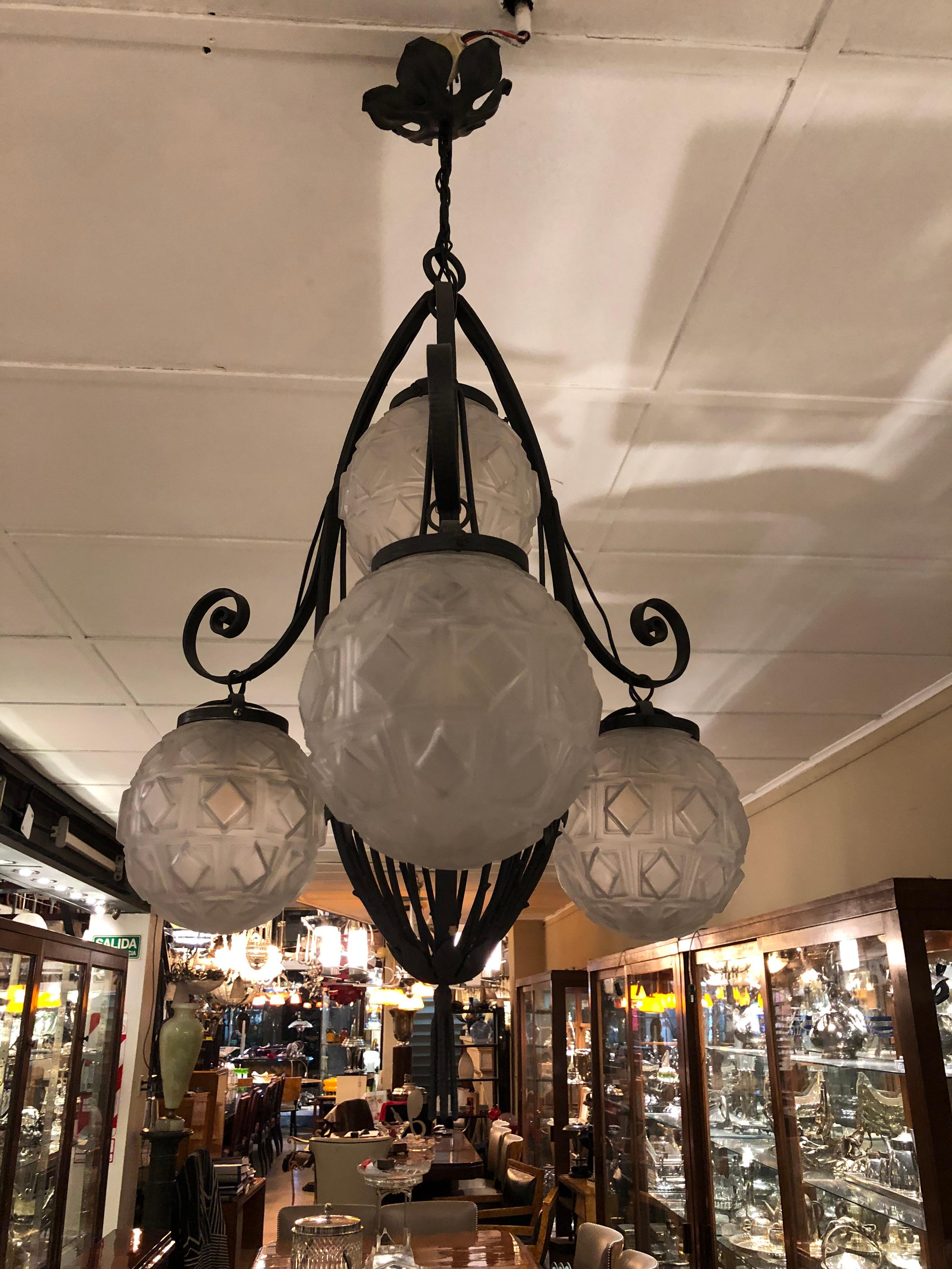 Chandelier Jugendstil, Art Nouveau, in Glass and Iron, Year 1900, Country French For Sale 7