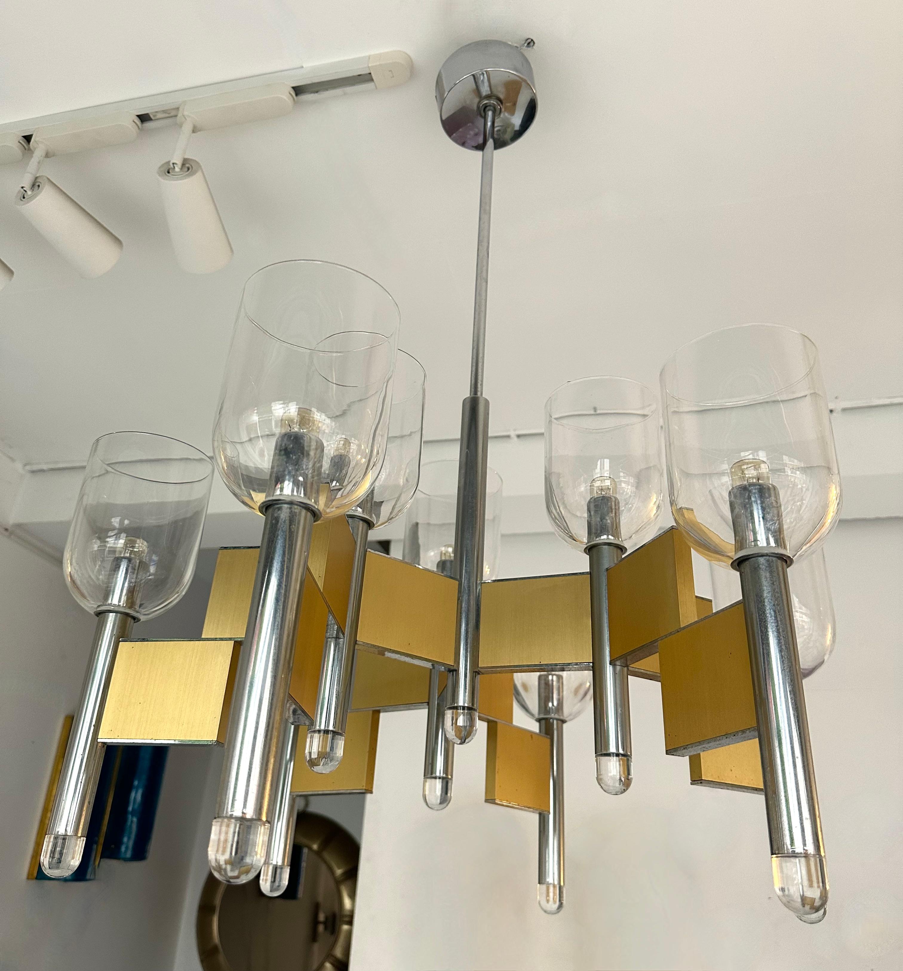Mid-Century Modern Space Age Kronleuchter Decke Pendelleuchte Beleuchtung Lampe von der Designer-Manufaktur italienisches Design Gaetano Sciolari. Becher aus Messing, verchromtem Metall und Murano-Glas. Berühmtes Design wie Reggiani, Stilux,