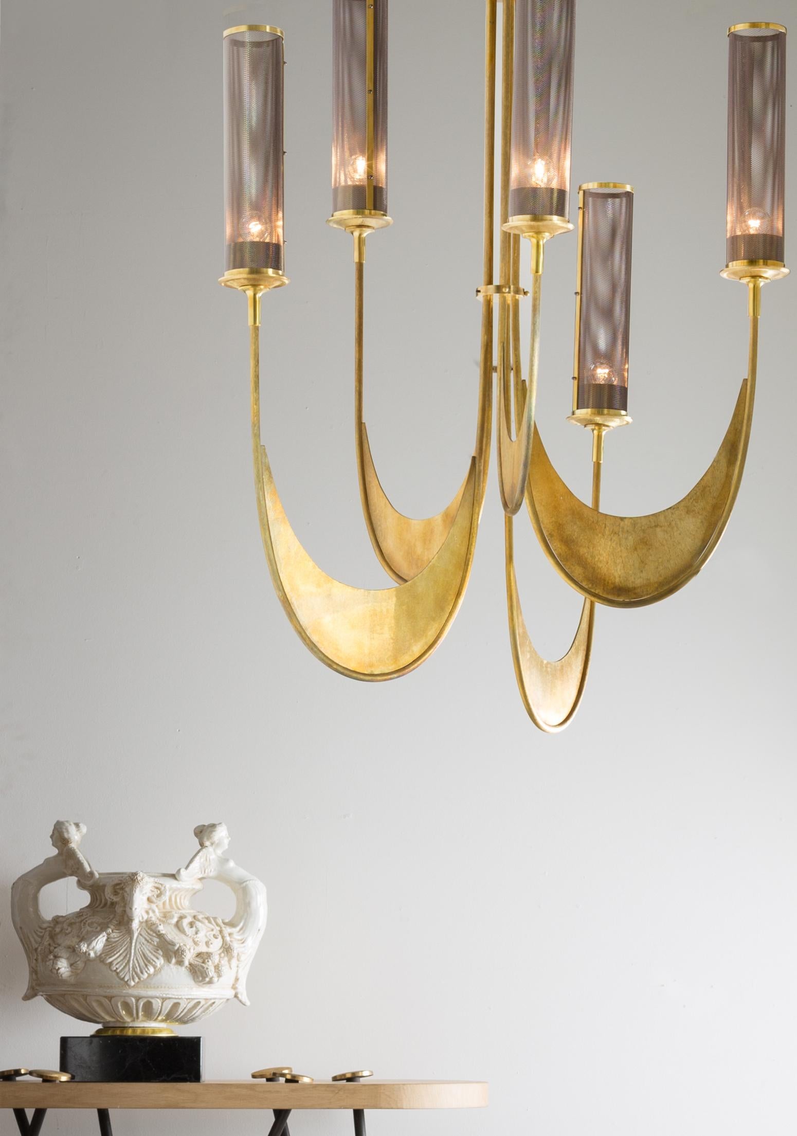 Chandelier Brass Handcrafted Gold Italy  In Distressed Condition For Sale In Sesto Fiorentino, IT