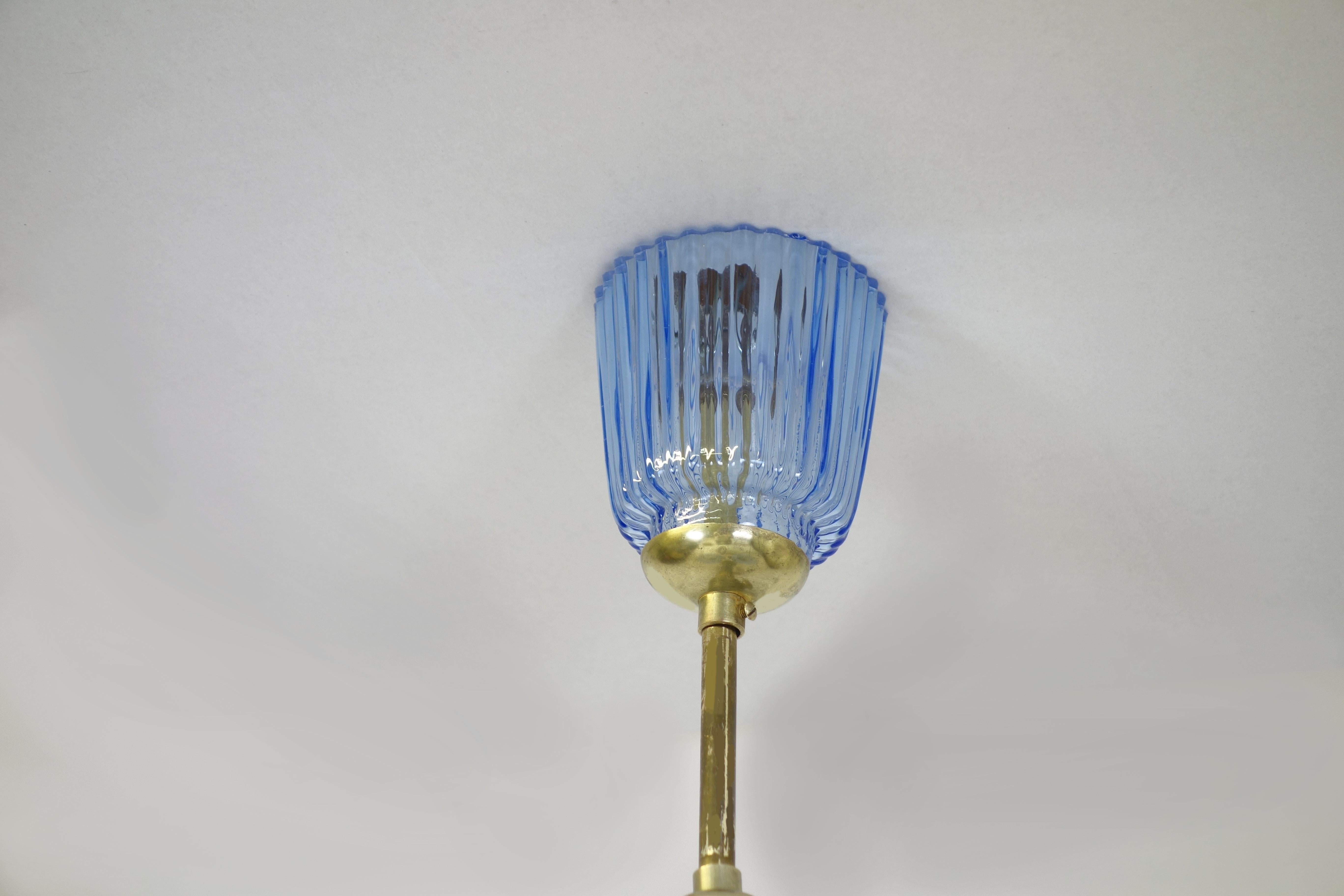 Italian Chandelier by Barovier & Toso, Murano glass blue 1940s brass finishing For Sale
