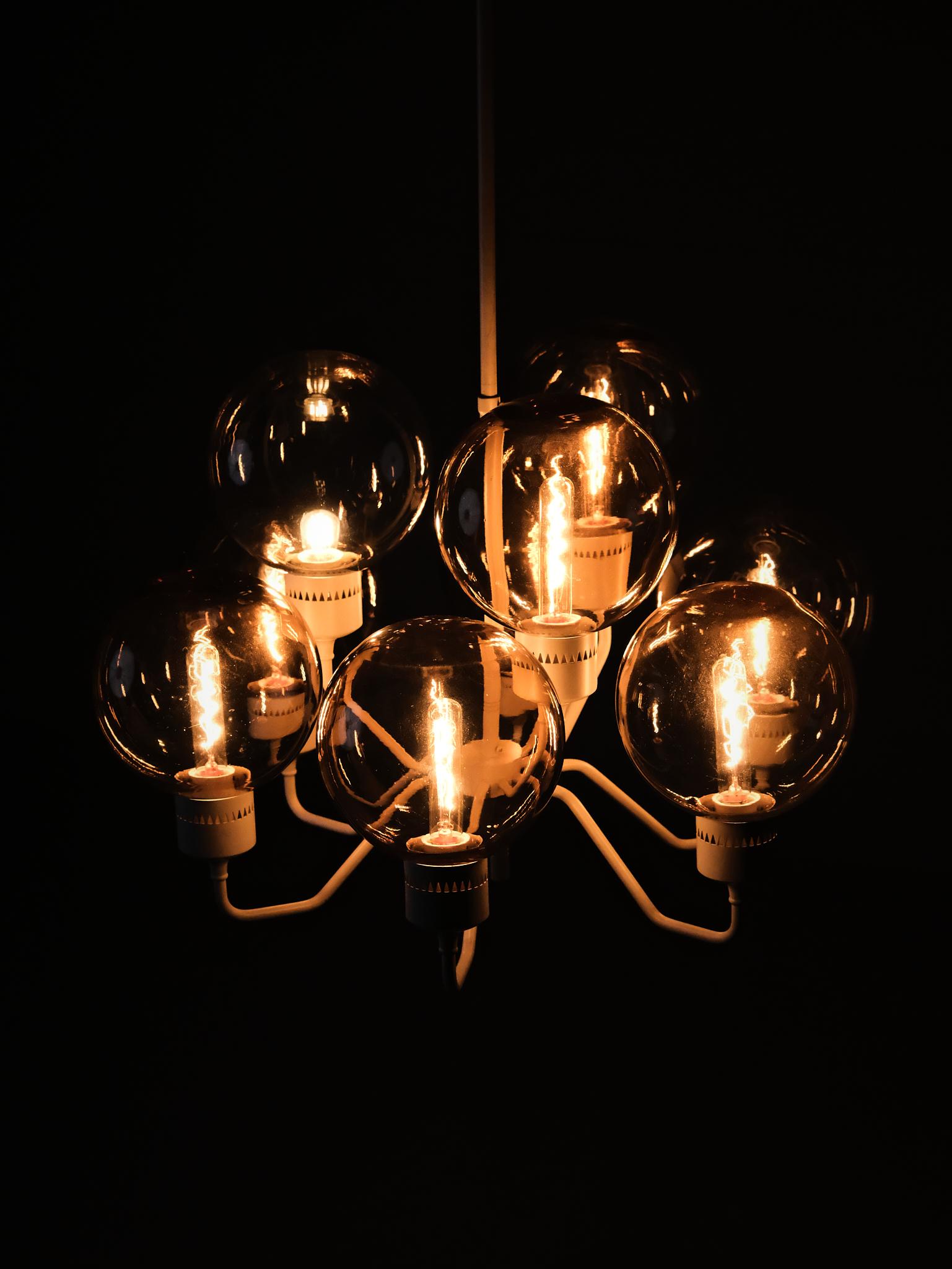Scandinavo moderno Lampadario di Hans-Agne Jakobsson per Hans-Agne Jakobsson AB, Svezia, anni '60 in vendita