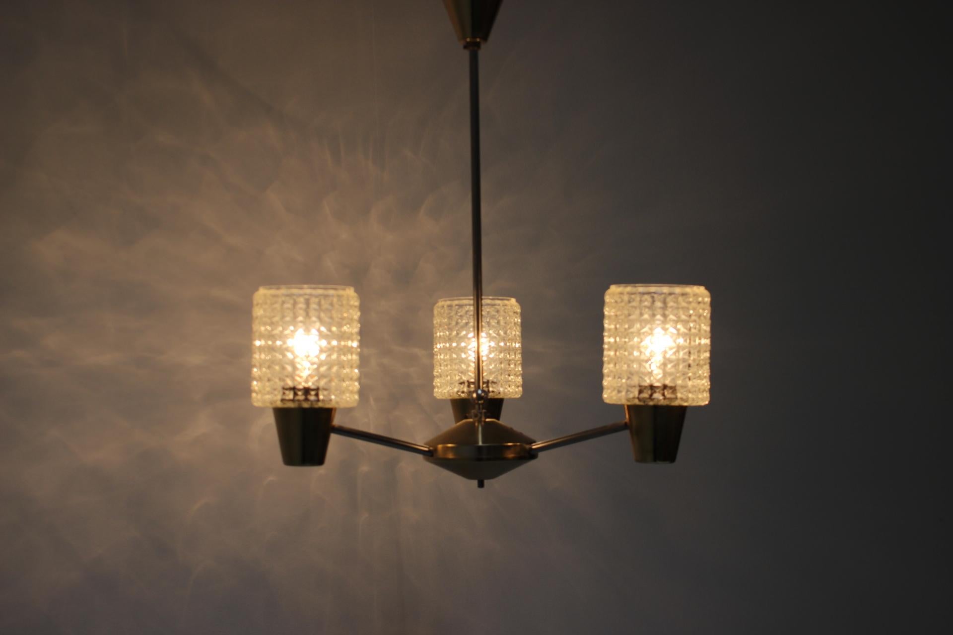 Metallo Lampadario di Kamenicky Senov, anni '70, Cecoslovacchia in vendita