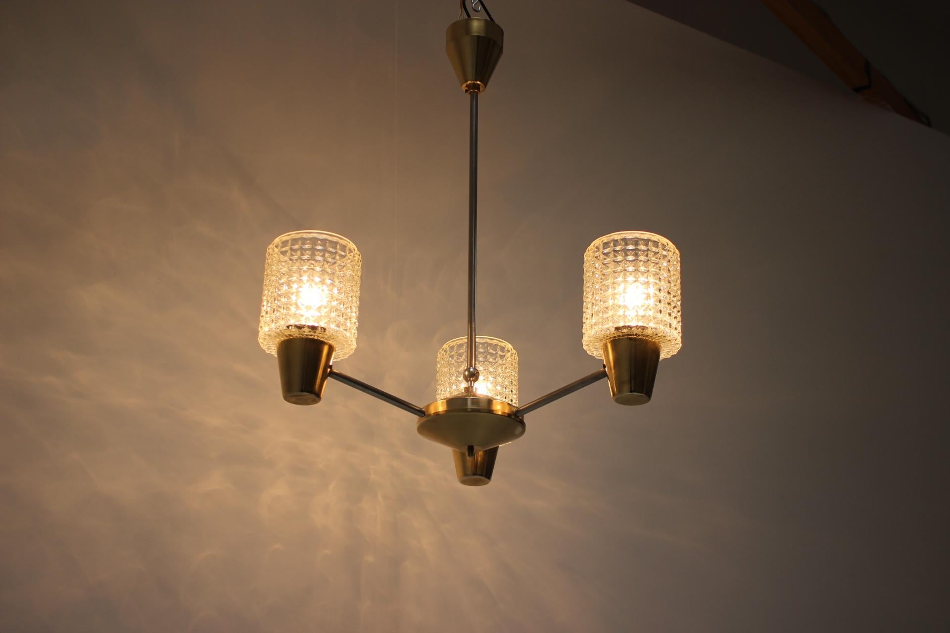 Lampadario di Kamenicky Senov, anni '70, Cecoslovacchia in vendita 1