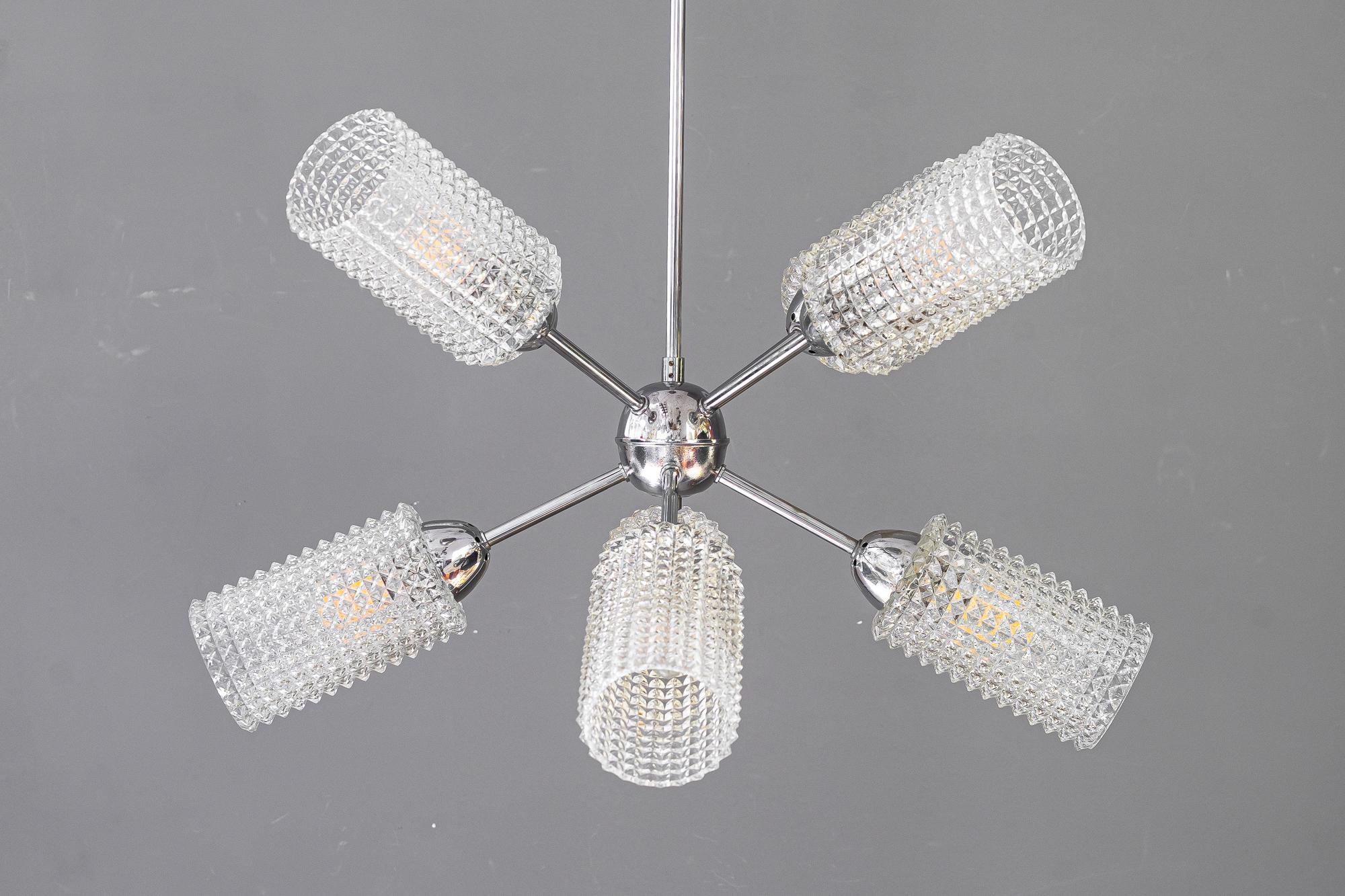 Lustre de Richard Essig Allemagne vers 1970
Etat original
Abat-jour en verre d'origine