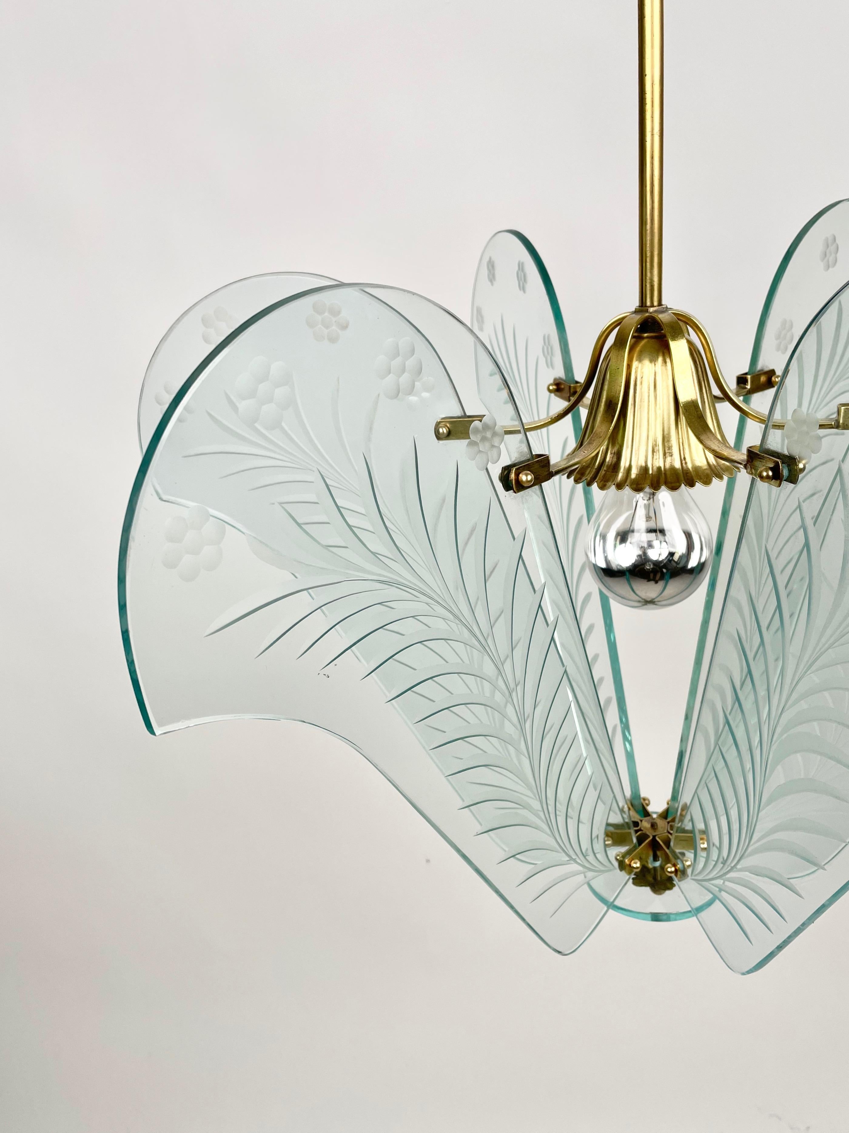 Chandelier Carved Glass and Brass Fontana Arte Style, Italy, 1950s For Sale 3