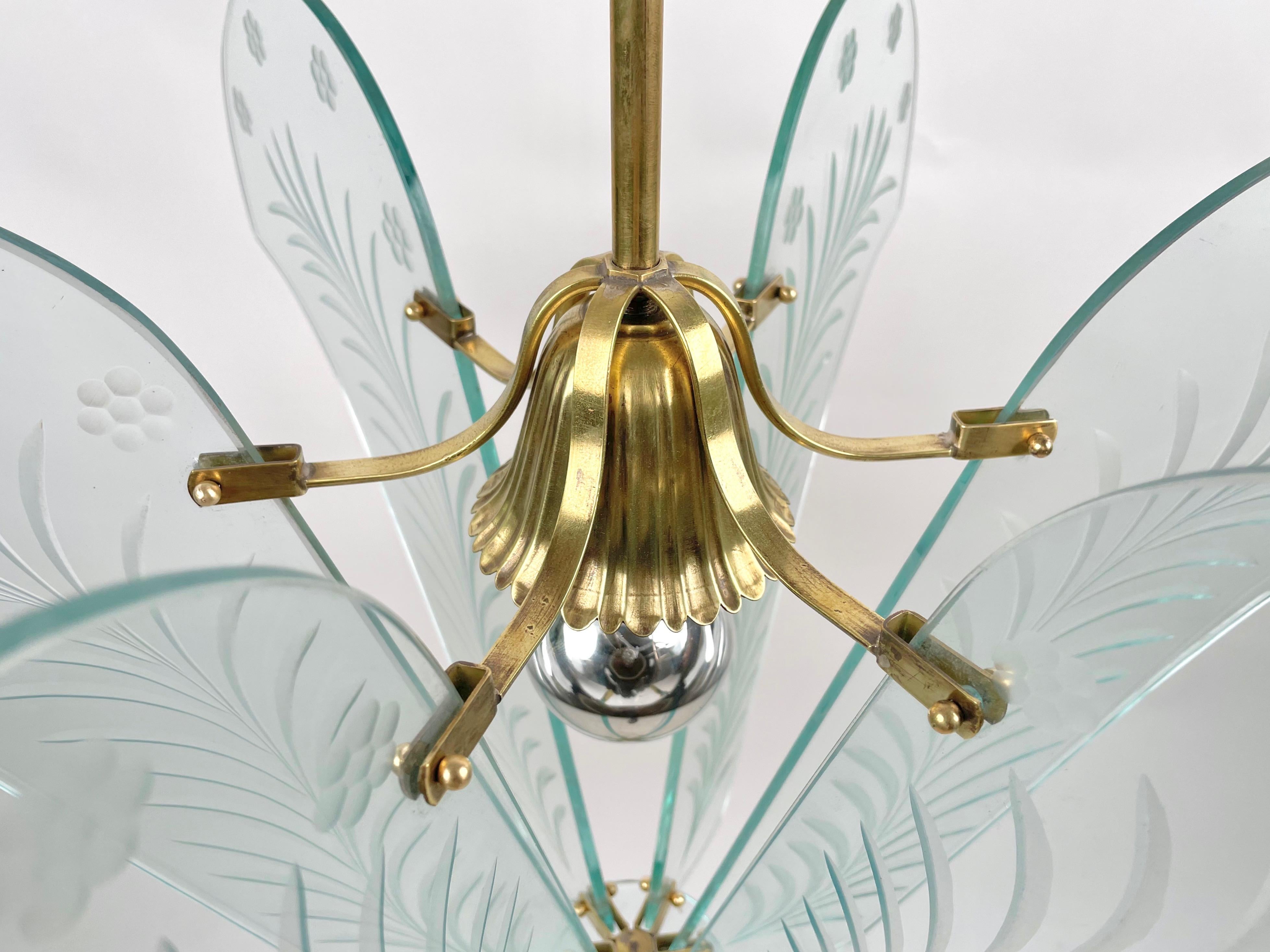 Chandelier Carved Glass and Brass Fontana Arte Style, Italy, 1950s For Sale 4
