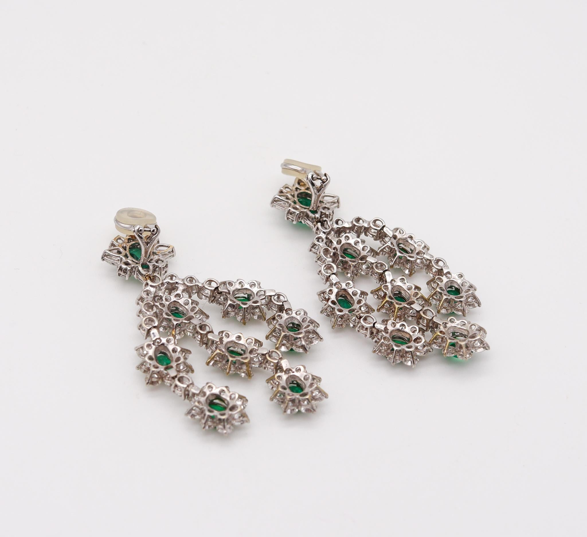 Chandelier Cluster Dangle Drop Earrings 18Kt Gold 31.72 Ctw Diamonds & Emeralds In Excellent Condition For Sale In Miami, FL