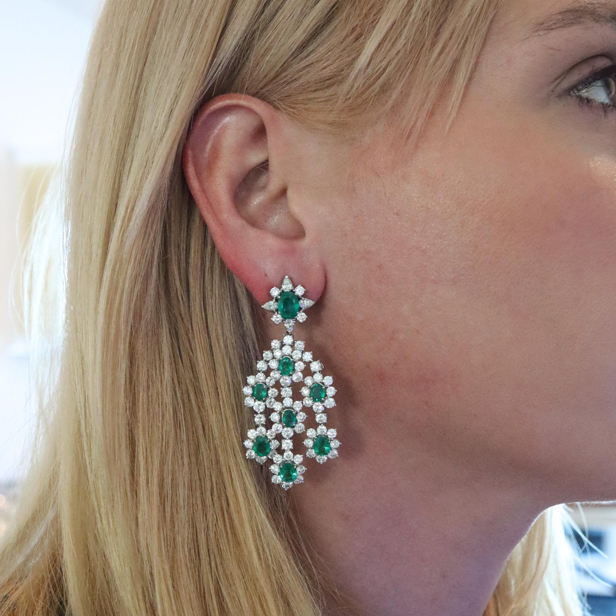 Chandelier Cluster Dangle Drop Earrings 18Kt Gold 31.72 Ctw Diamonds & Emeralds For Sale 2