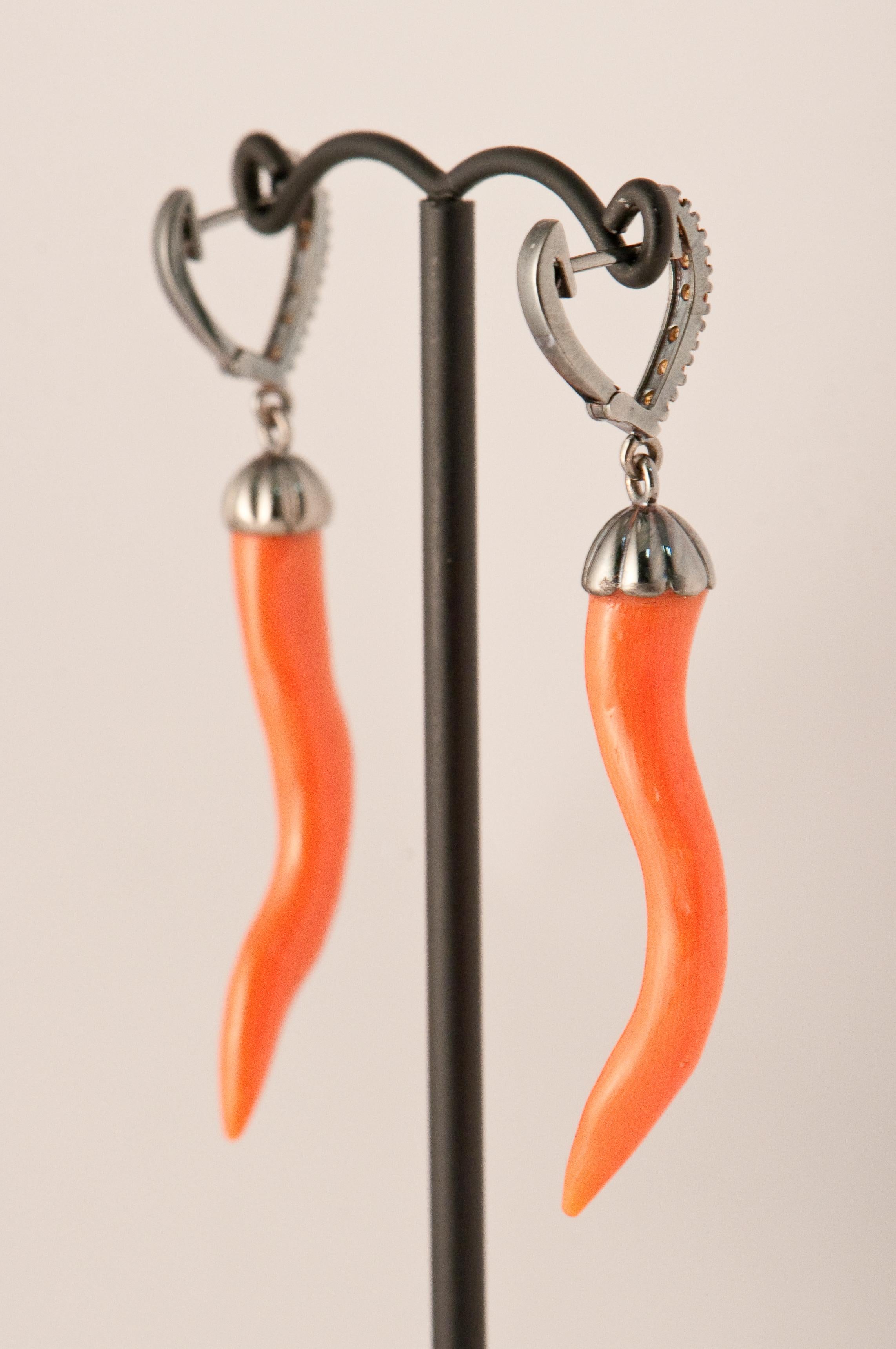 Contemporary Chandelier Earring Coral Topaz Black Gold 18 Karat For Sale