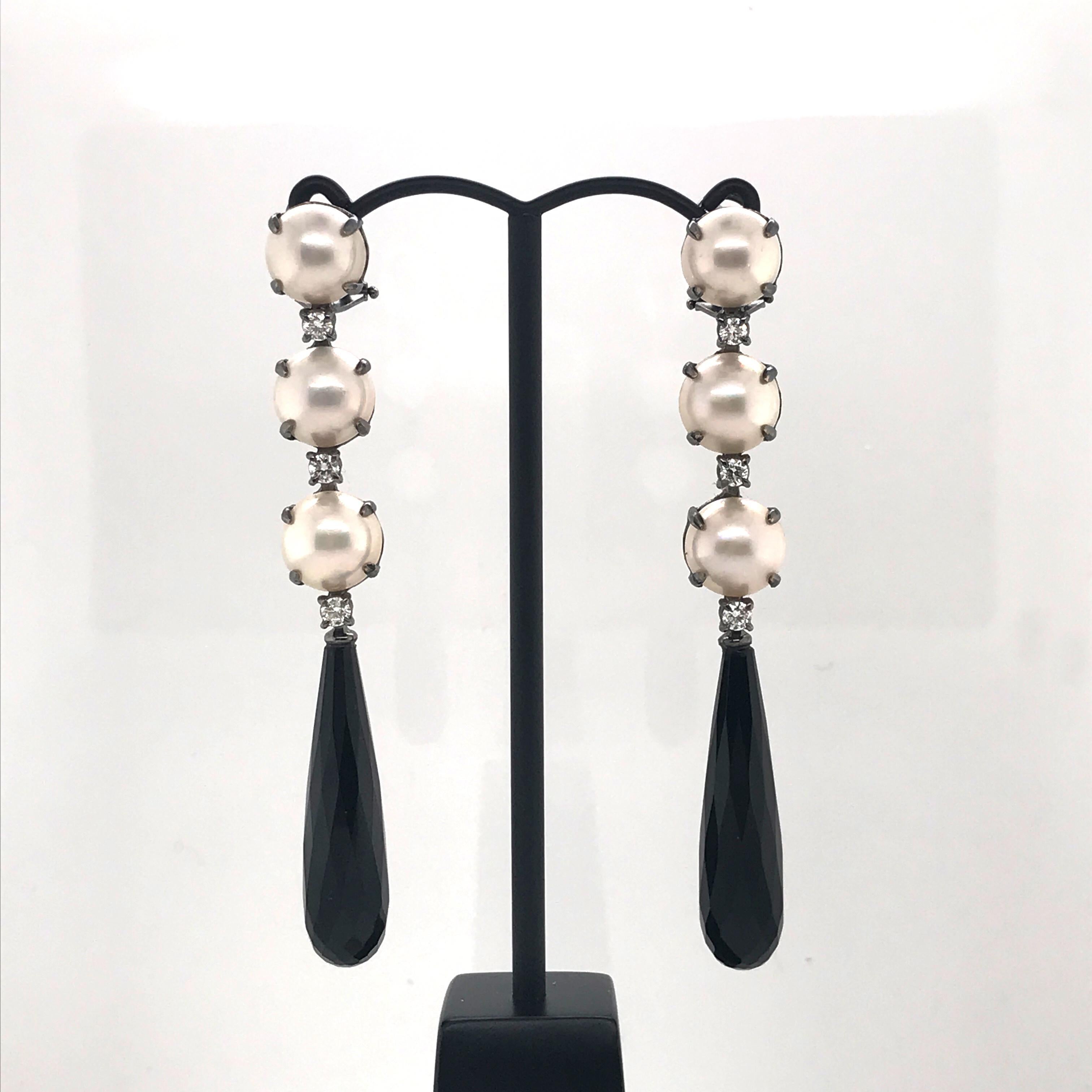 Women's Chandelier Earring Mabe South Sea Pearls Diamonds Agate Black Gold 18 Karat  For Sale