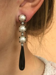Chandelier Earring Mabe South Sea Pearls Diamonds Agate Black Gold 18 Karat