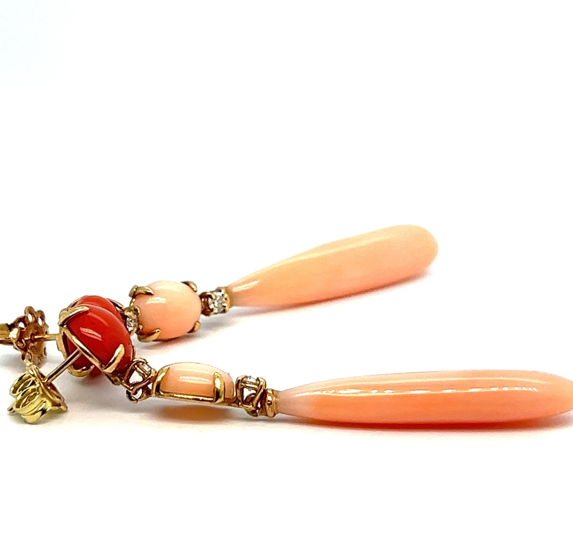 Boucles d'oreilles Chandelier Corail Blanc Diamants Or jaune 18 carats en vente 2