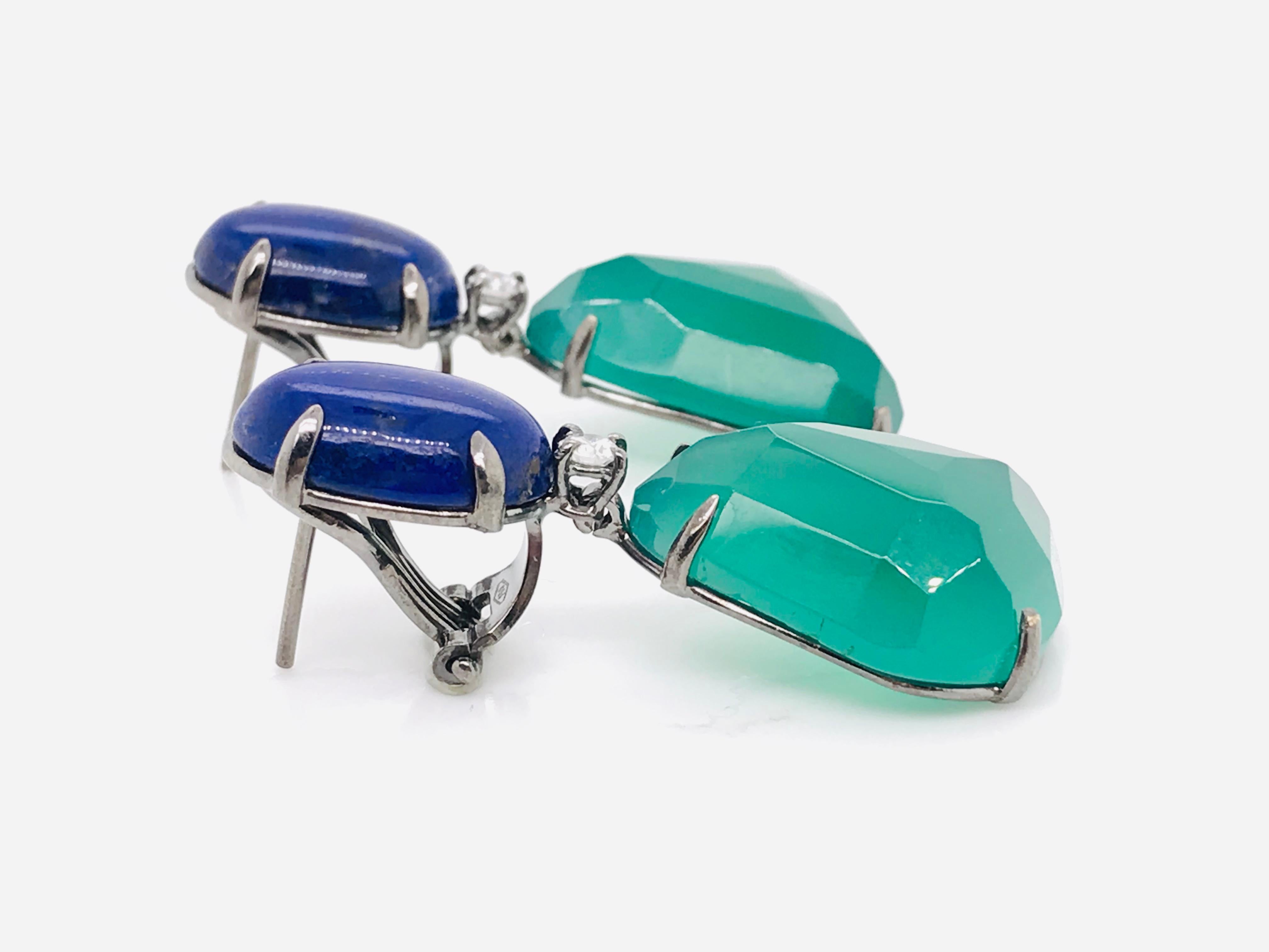 Contemporary Chandelier Earrings Lapis Lazuli Agate Diamonds Black Gold 18 Carat For Sale
