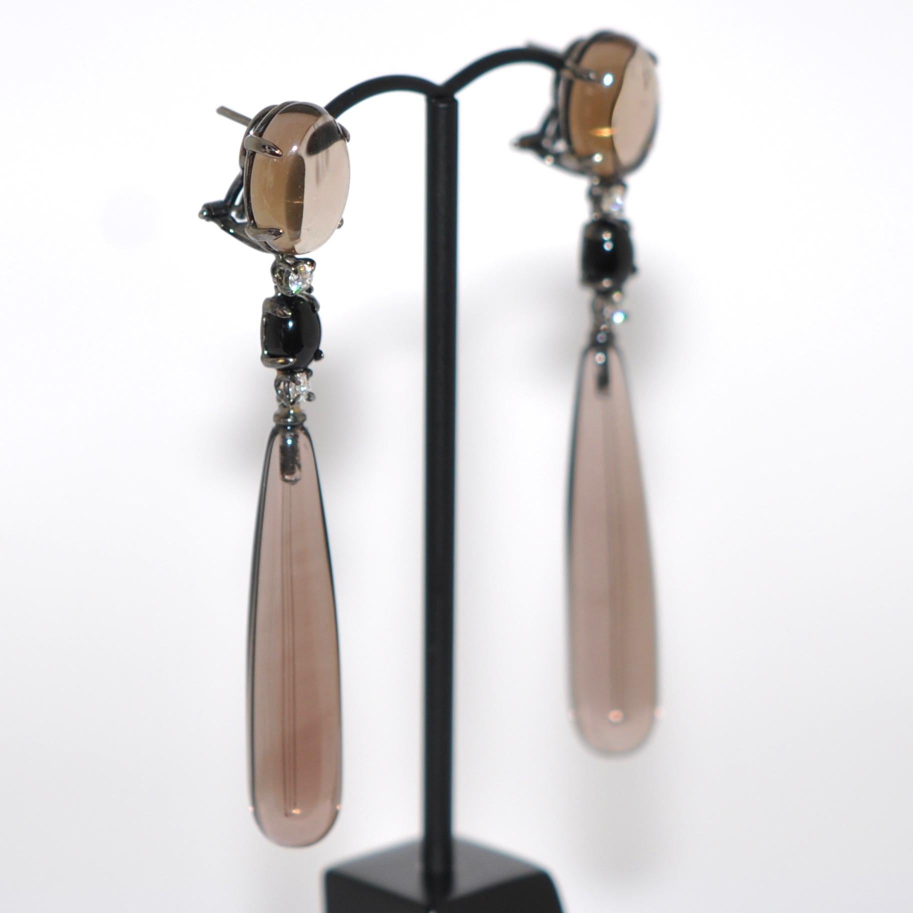 Brilliant Cut Chandelier Earrings Smoky Quartz Agate White Diamond Black Gold 18 Karat For Sale