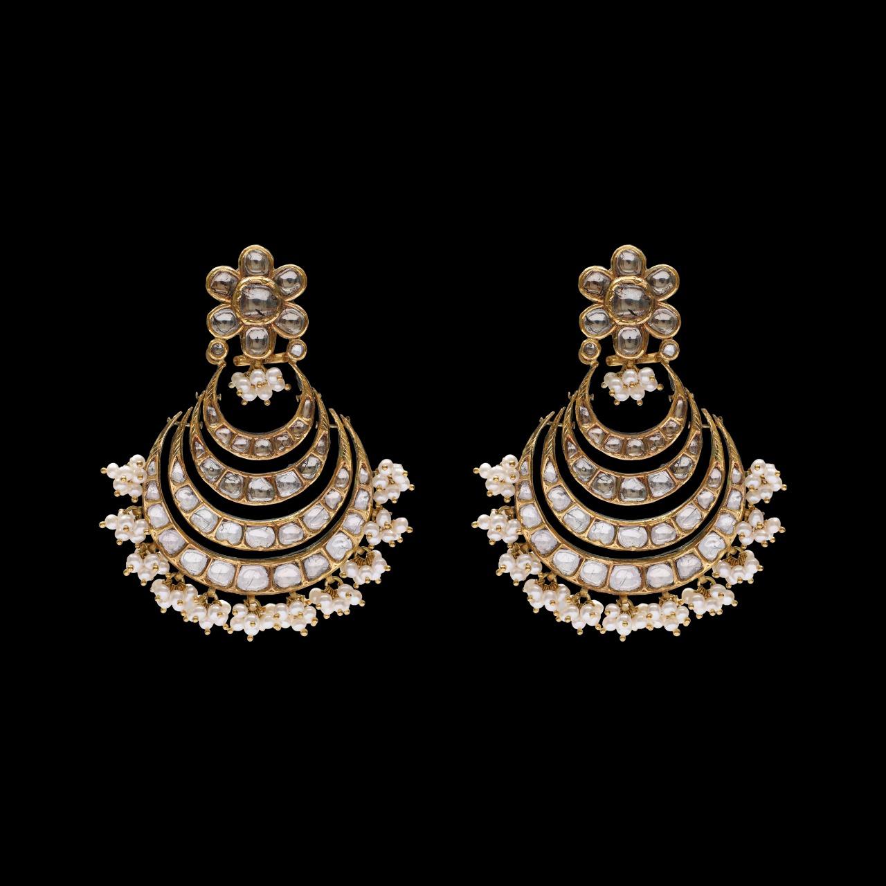 Art Deco Chandelier Earrings with Diamond and Intricate Enamel Handcrafted in 18K Gold For Sale